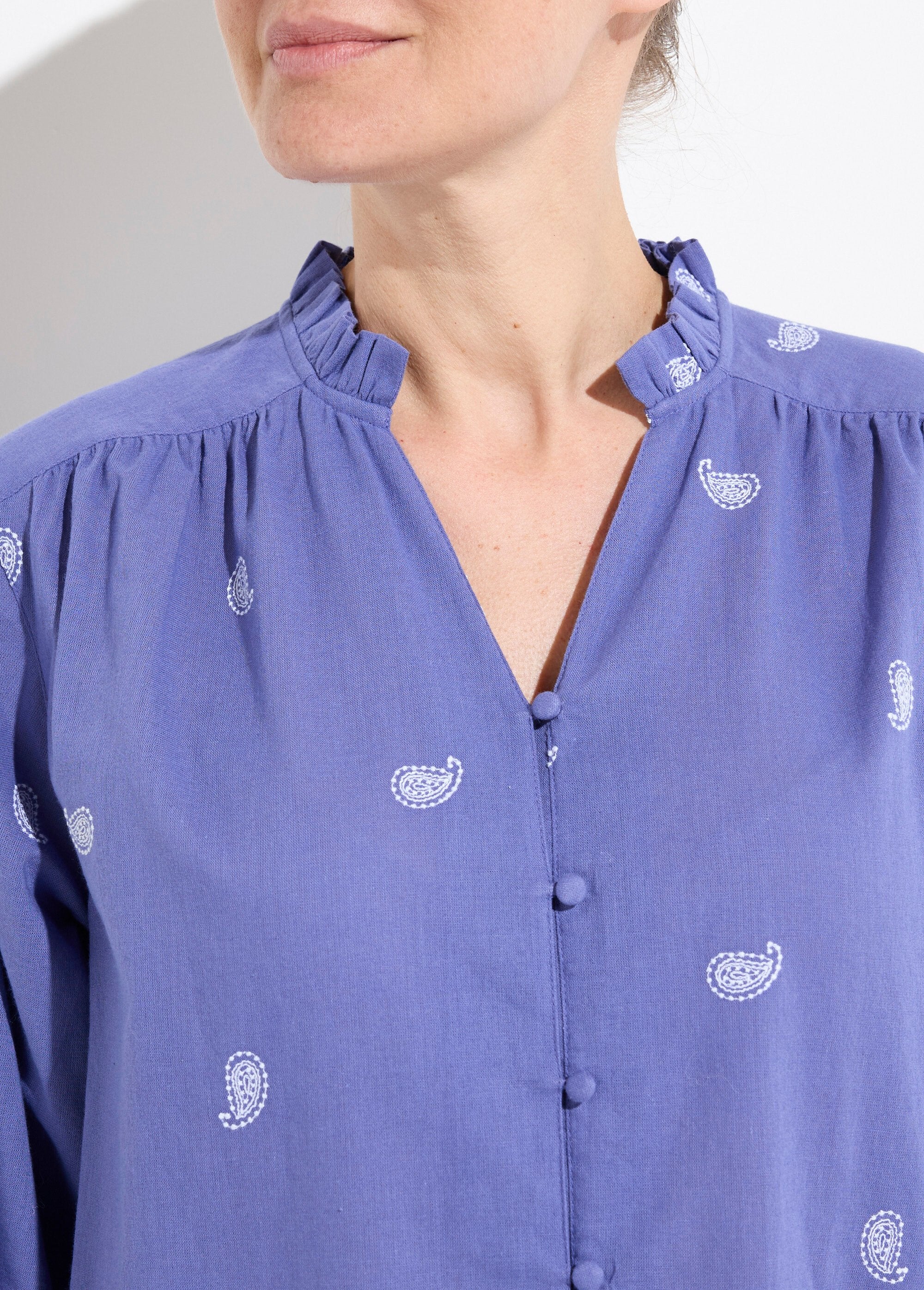 Túnica_de_gasa_de_algodón_bordada_con_cuello_con_volantes_Azul_y_blanco_DE1_slim