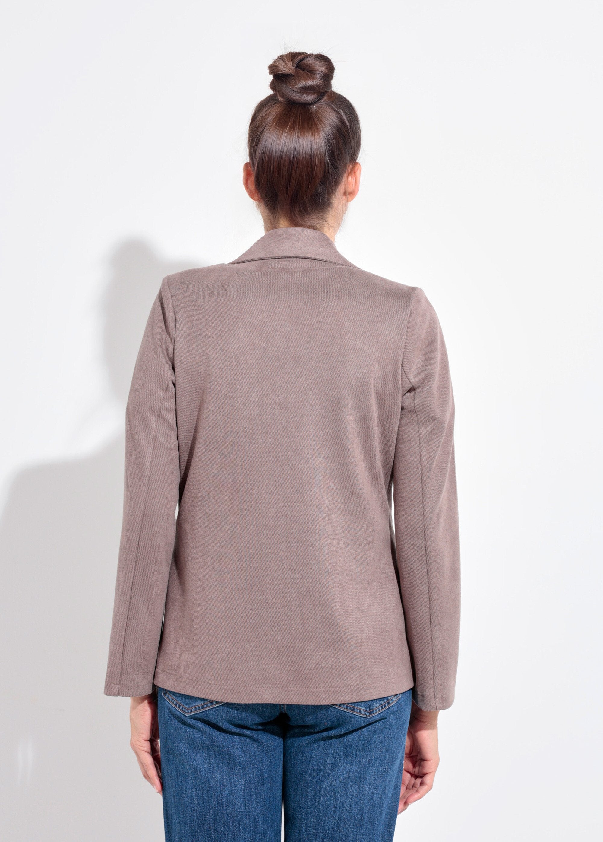 Chaqueta_de_cuello_sastre_de_sarga_suave_con_1_botón_Lunar_DO1_slim