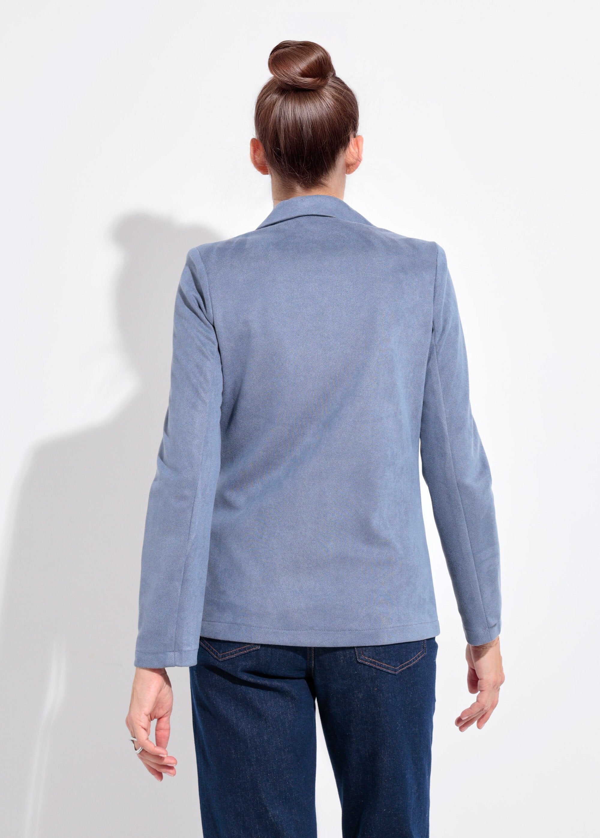 Chaqueta_de_cuello_sastre_de_sarga_suave_con_1_botón_Azul_DO1_slim