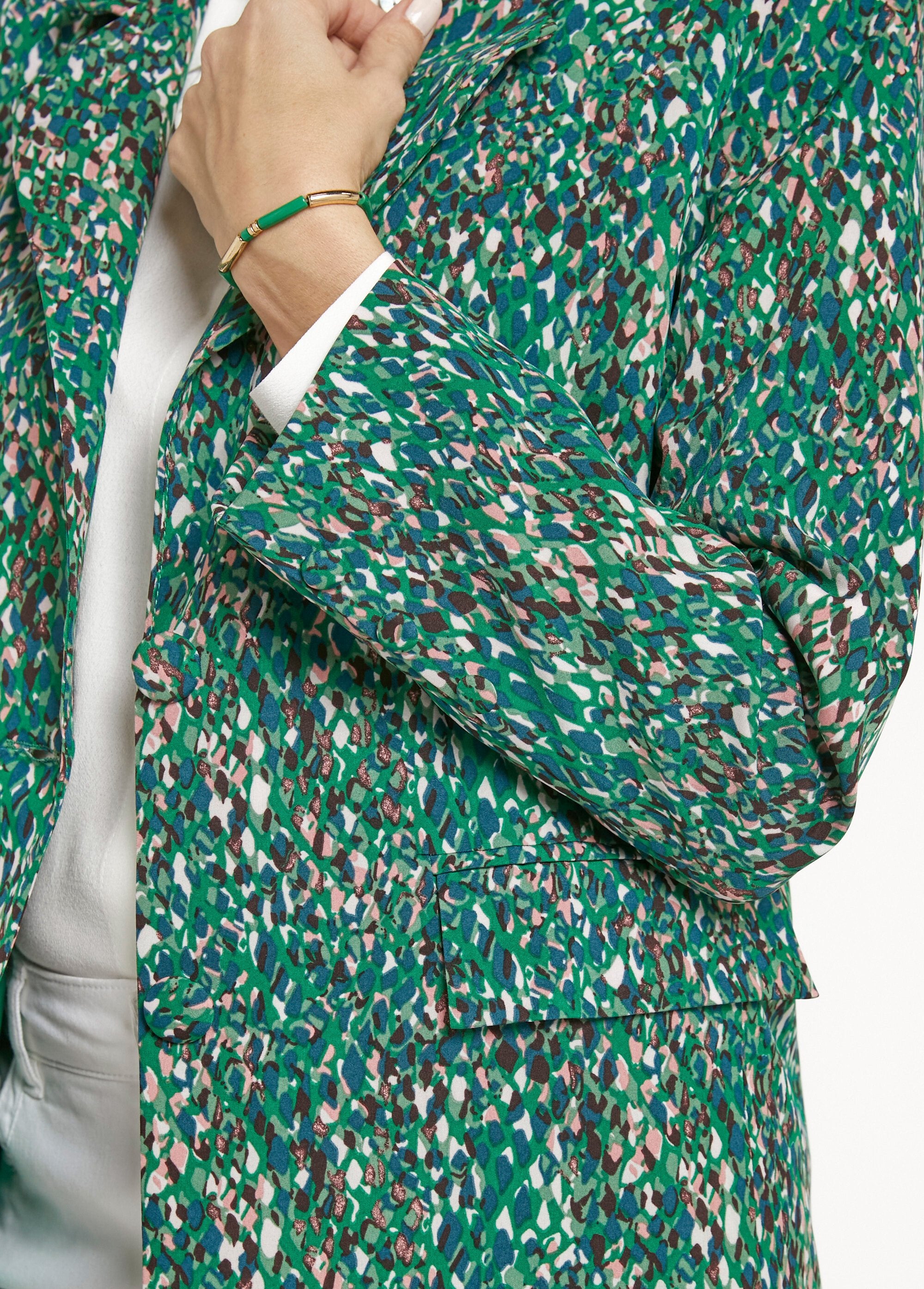 Chaqueta_con_estampado_artístico_y_cuello_sastre_Estampados_verdes_DE2_slim