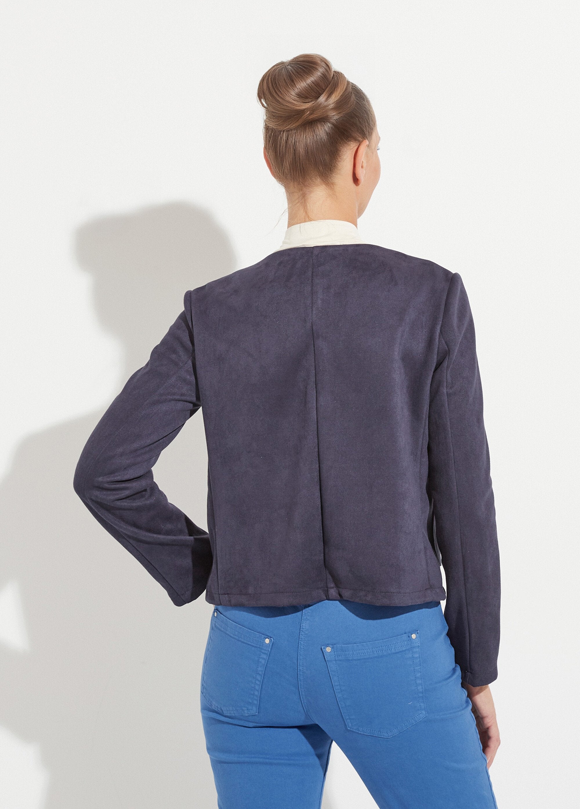 Chaqueta_corta_azul_marino_sin_cuello_y_botones_Marina_DO1_slim