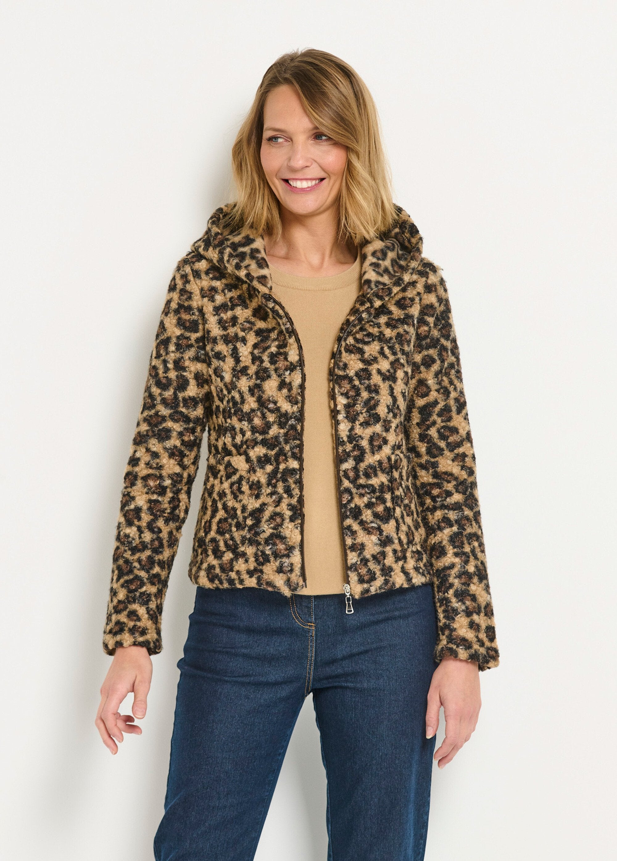 Chaqueta_con_capucha_y_cremallera_de_leopardo_Leopardo_FA1_slim
