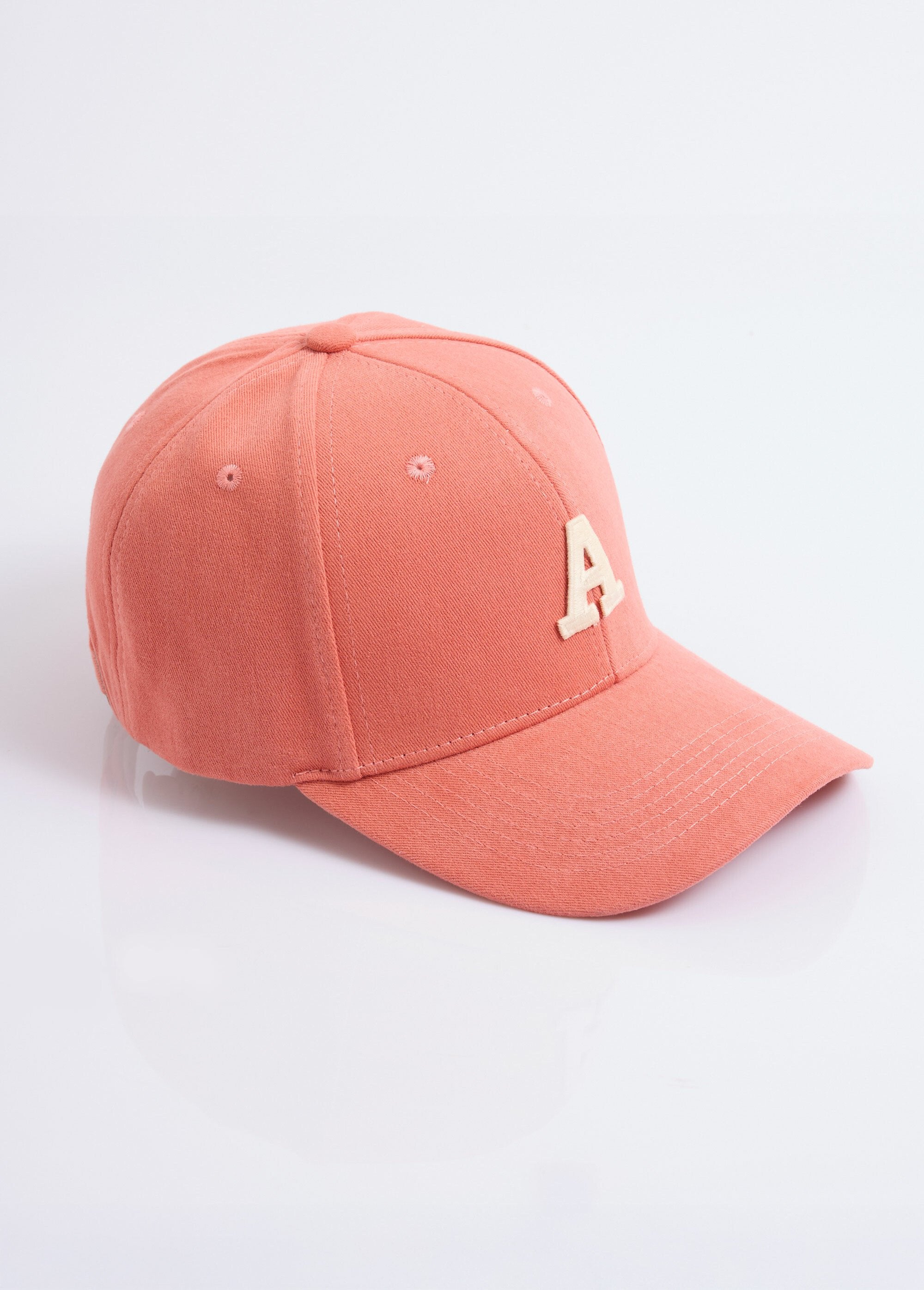 Gorra_de_sarga_lisa_con_letras_bordadas_naranja_FA1_slim