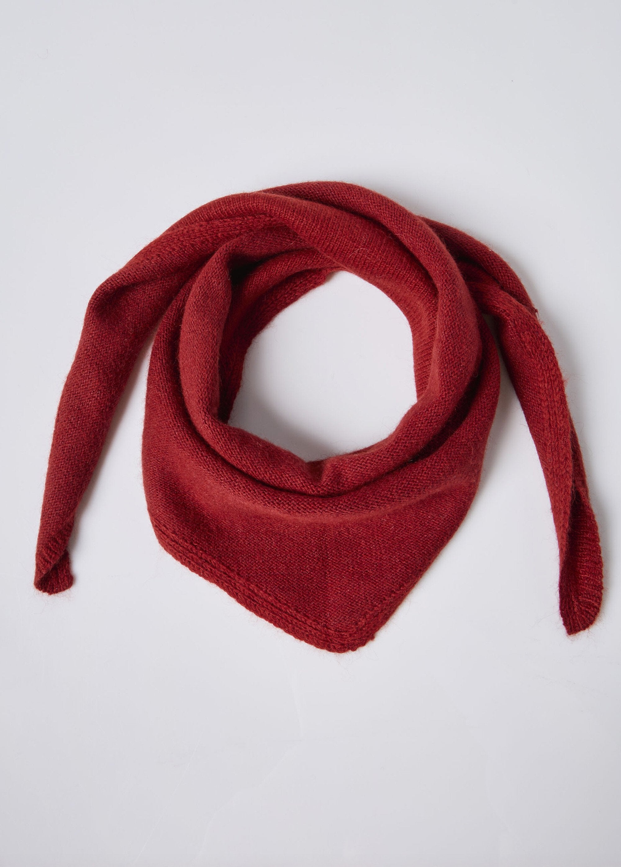 Bufanda_triangular_cálida_con_lana_Burdeos_FA1_slim