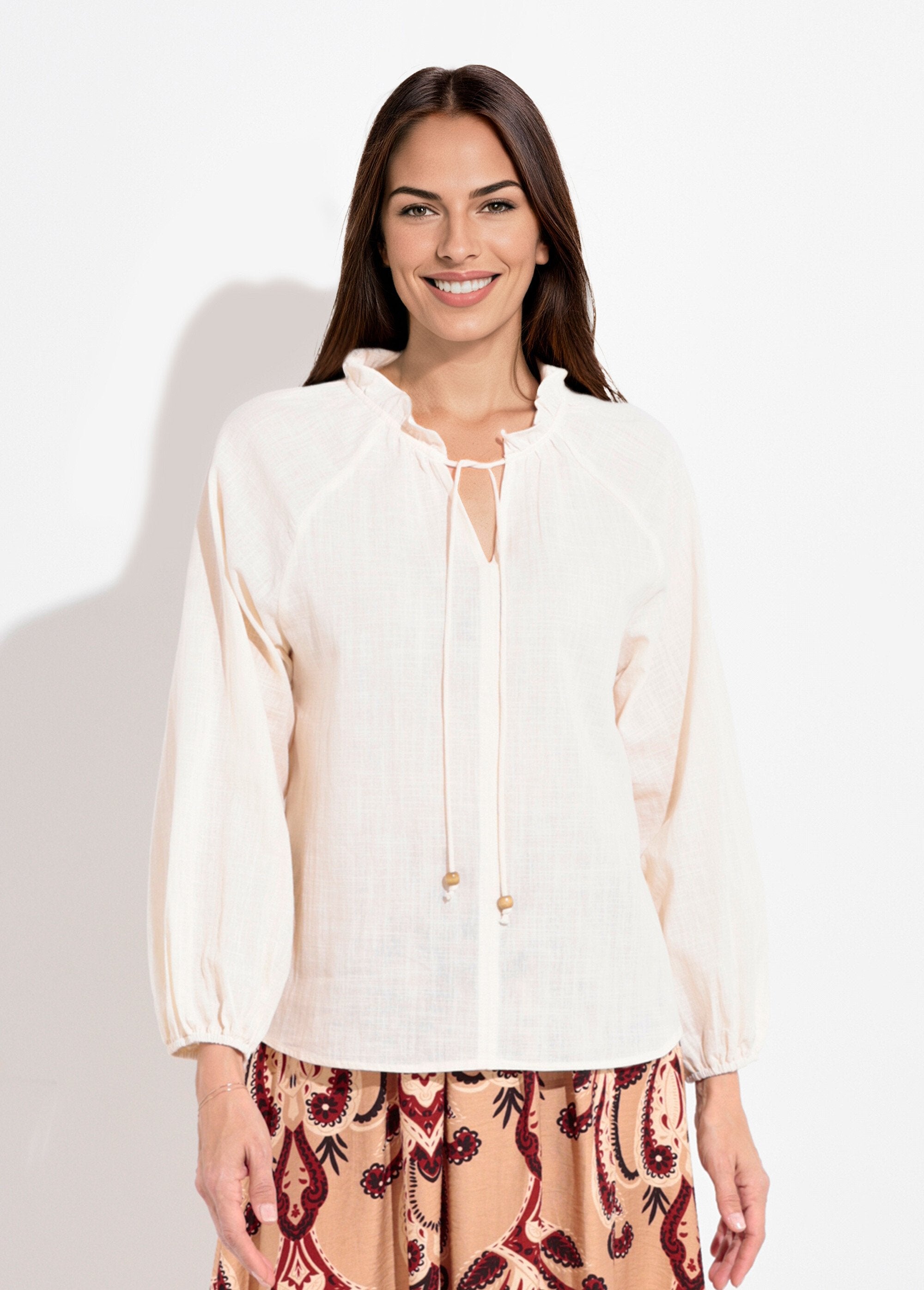 Blusa_holgada_con_cuello_en_V_y_lazo_Beige_FA1_slim