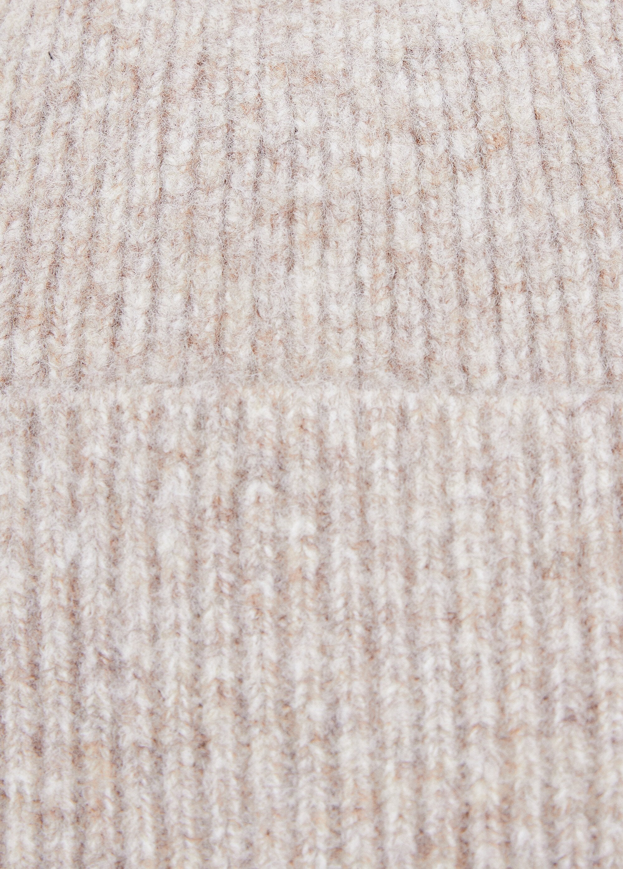Gorro_cálido_de_punto_acanalado_con_lana_porcelana_beige_DE1_slim