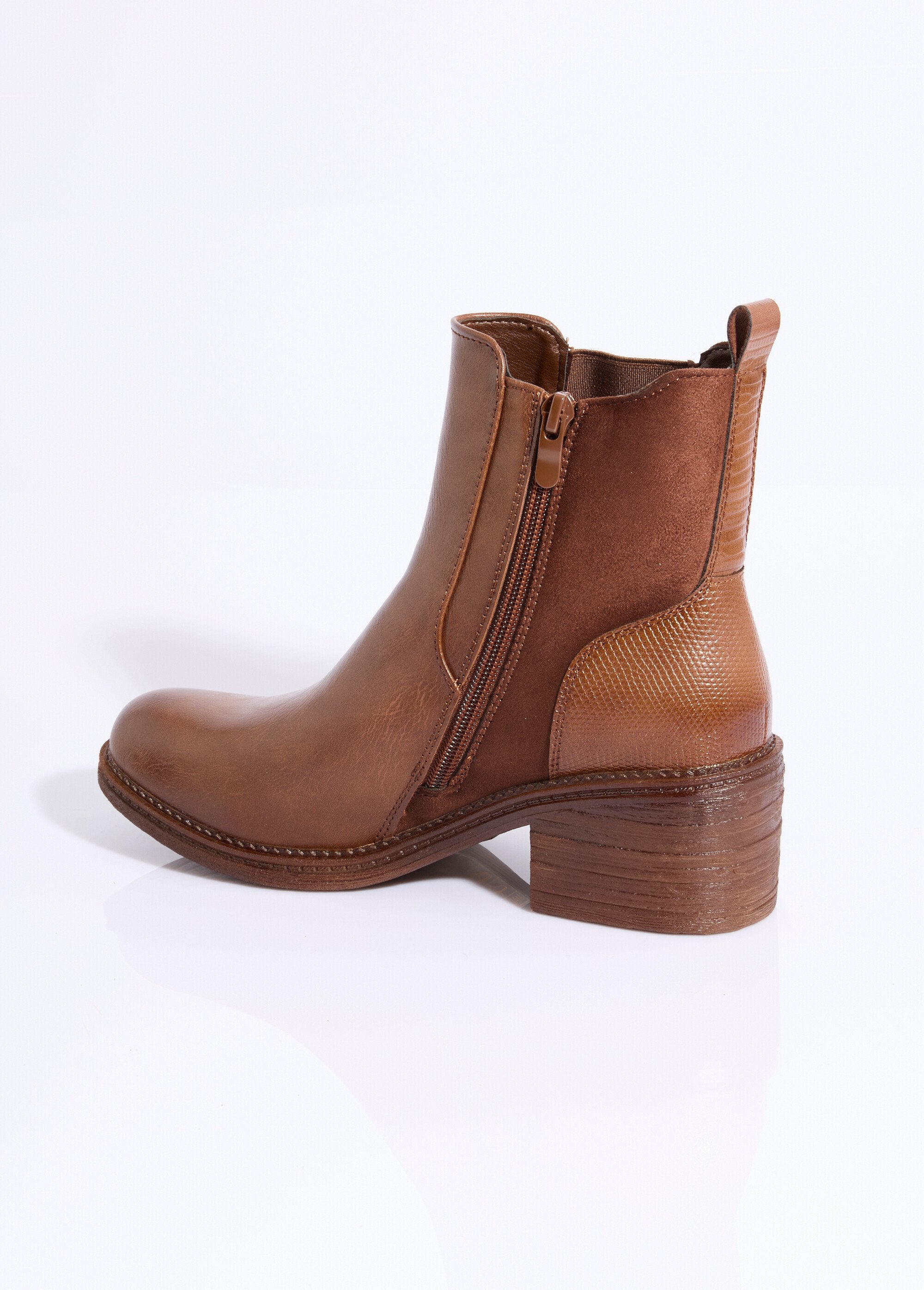 Botas_Chelsea_de_tacón_y_punta_redonda_Castaño_DO1_slim