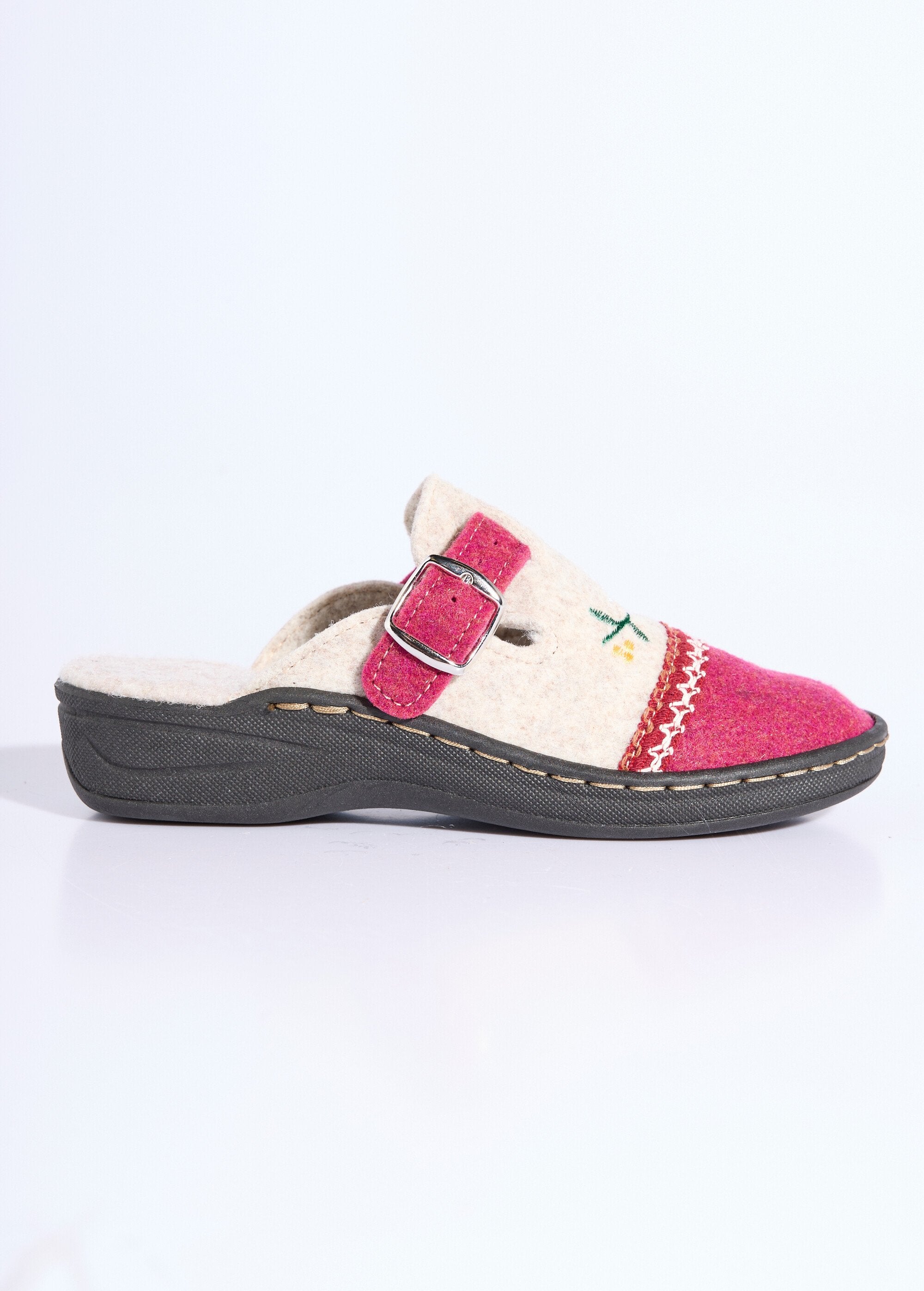 Pantuflas_tipo_mule_bordadas_de_ancho_cómodo_Beige_y_burdeos_DR1_slim