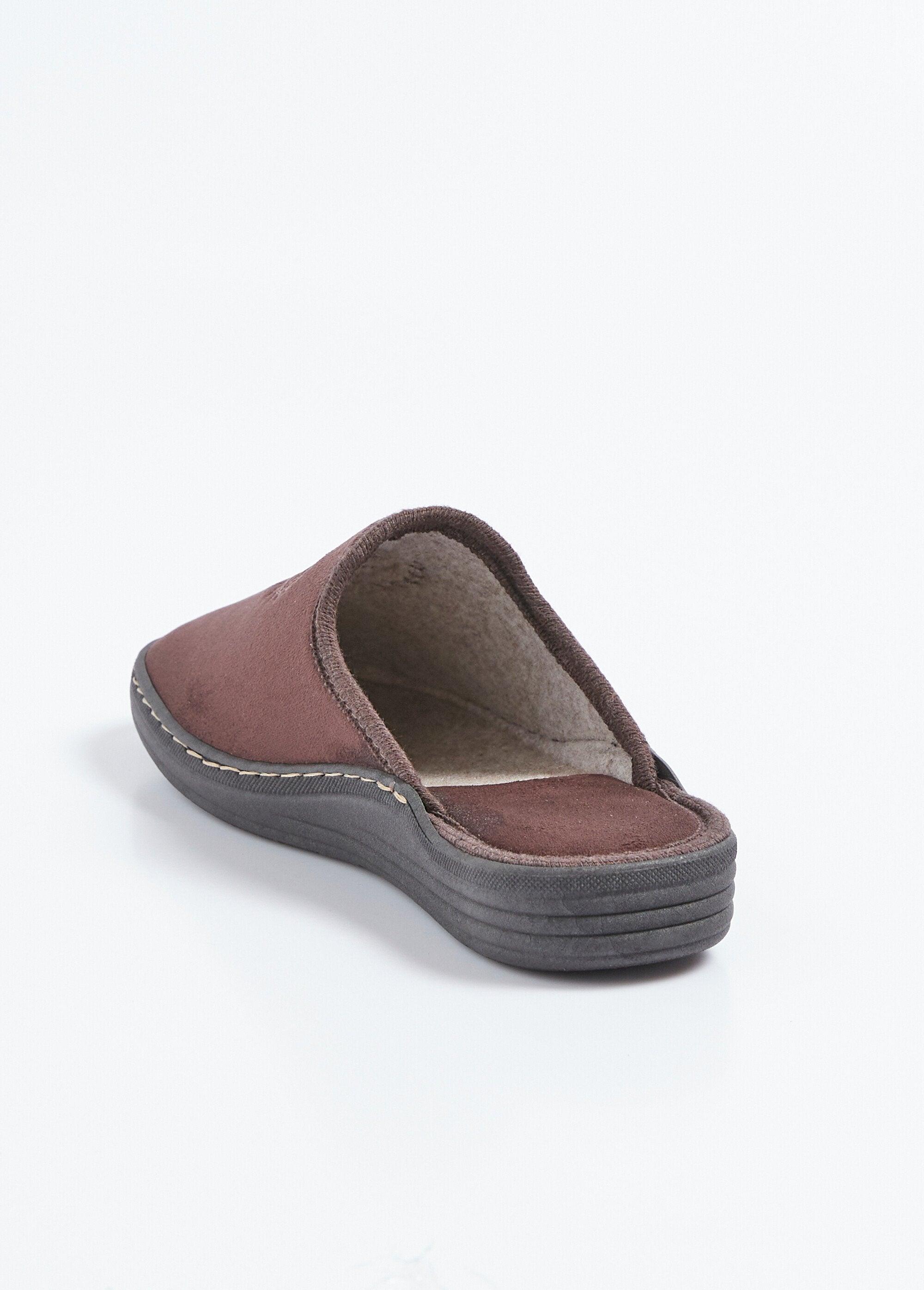 Pantuflas_tipo_mule_de_ancho_cómodo_en_tejido_aterciopelado_bordado_Castaño_DO1_slim