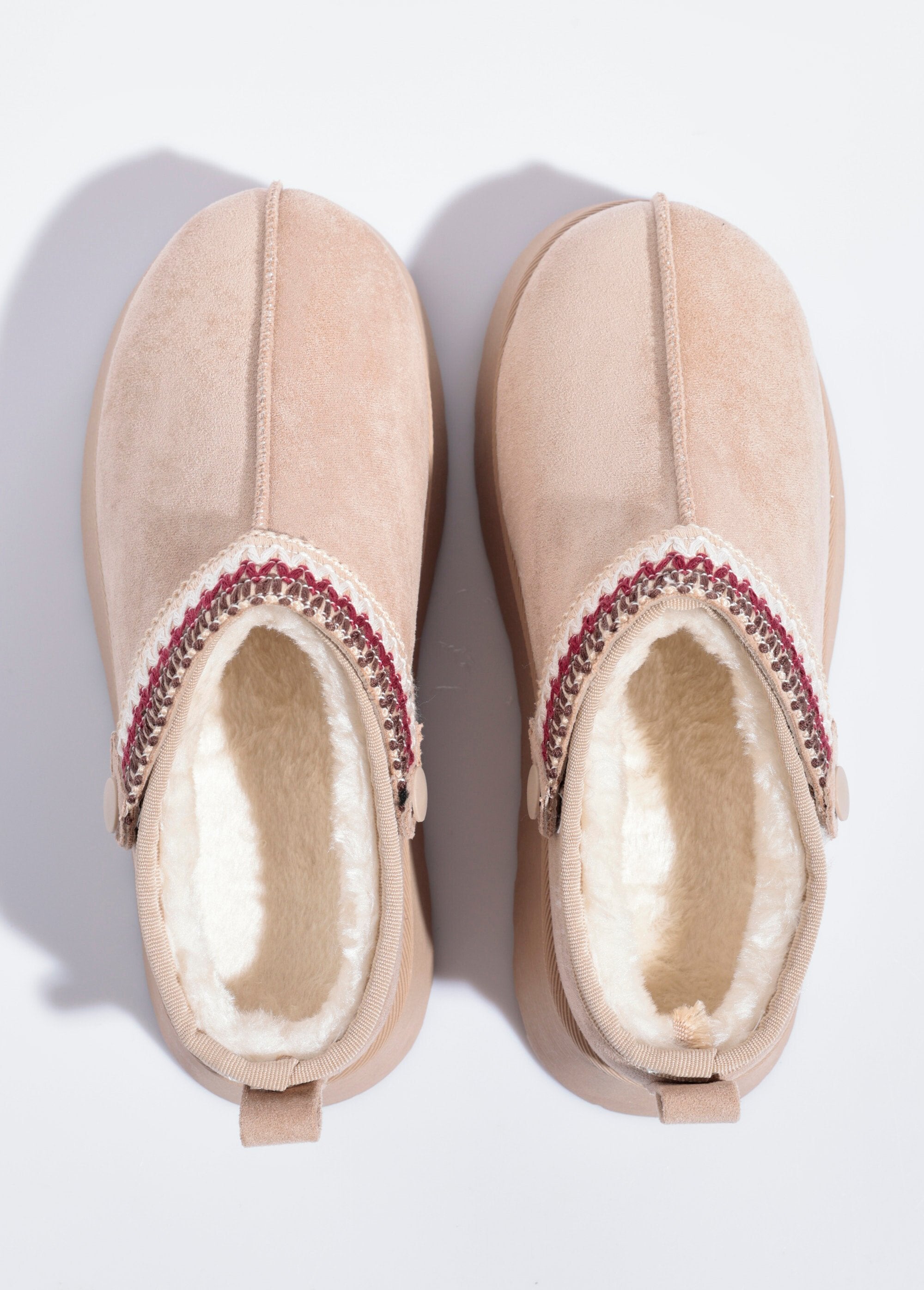 Mules_de_cuña_forrados_de_piel_con_tira_de_fantasía_Beige_OV1_slim