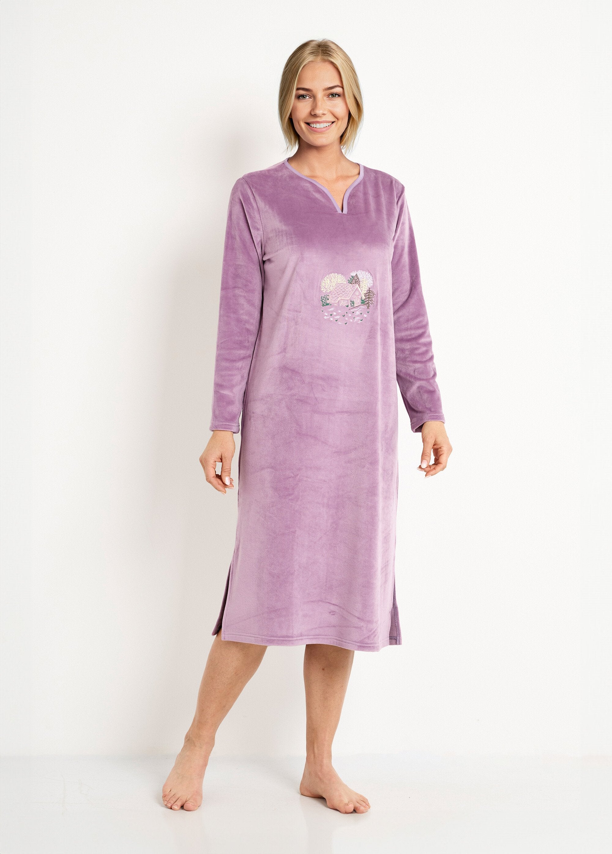 Camisón_de_polar_bordado_de_longitud_media_Violín_FA1_slim