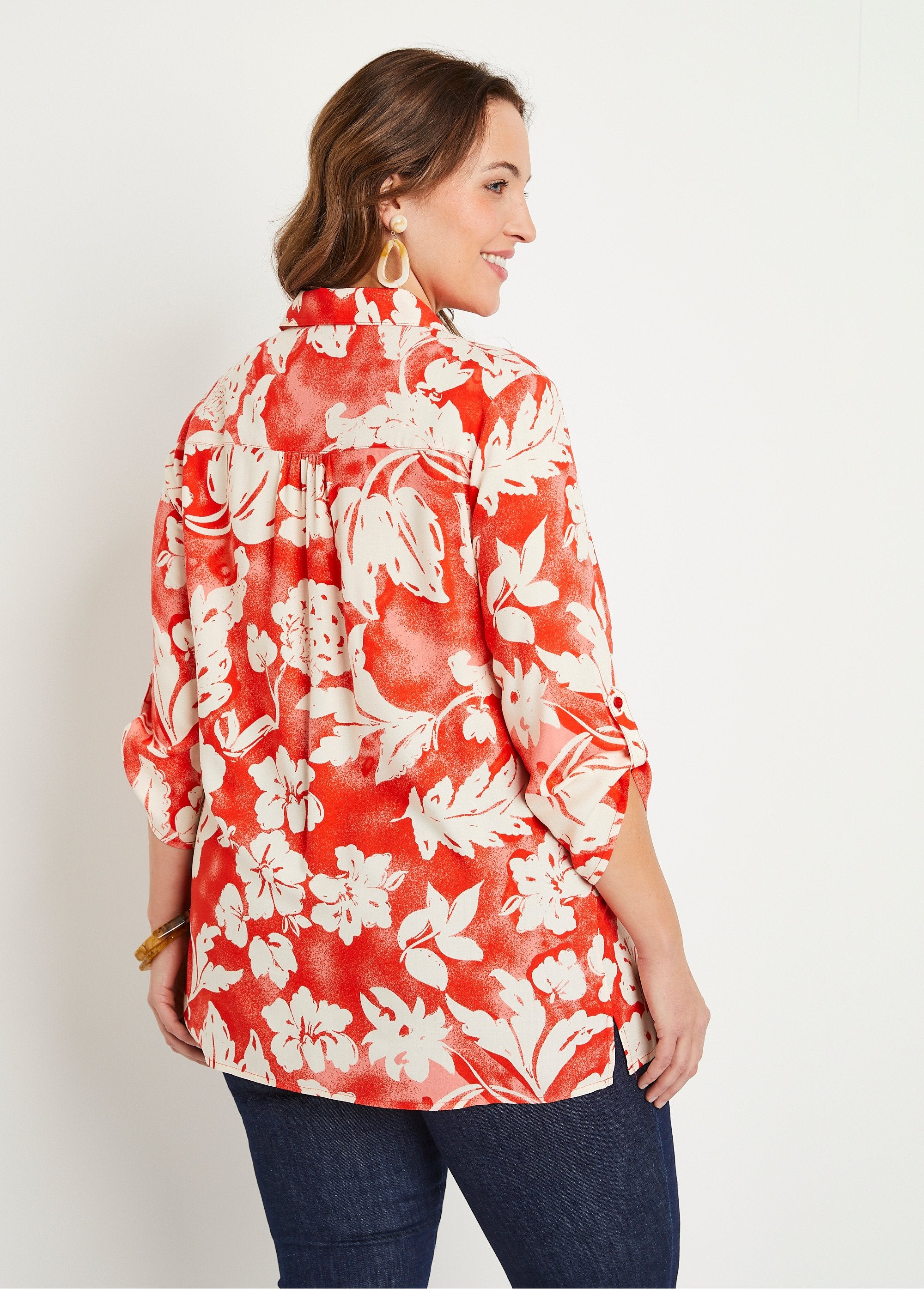 Blusa_holgada_larga_de_flores_rojo_y_blanco_DO1_curvy