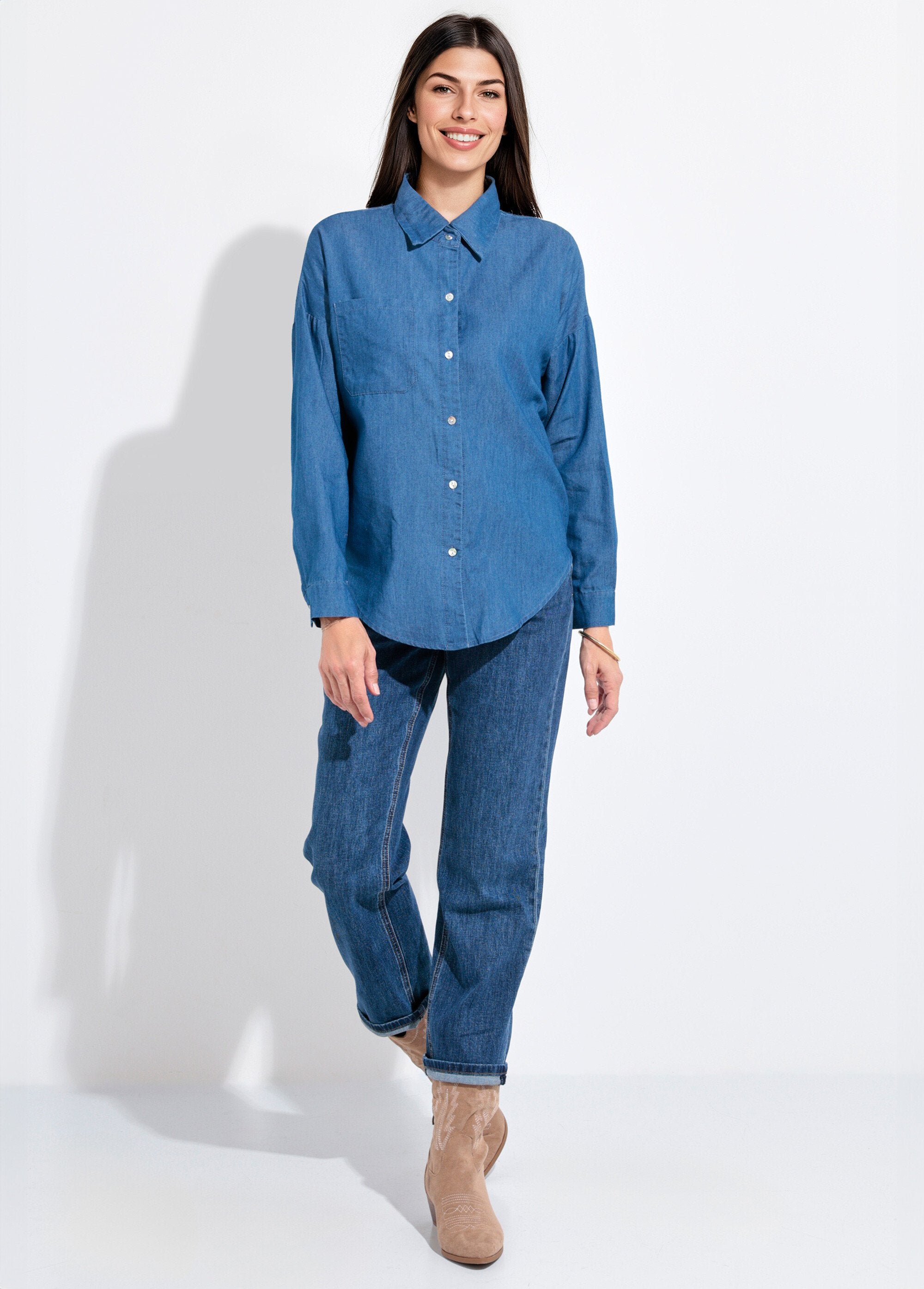 Blusa_de_manga_larga_con_cuello_sastre_de_chambray_Mezclilla_SF1_slim