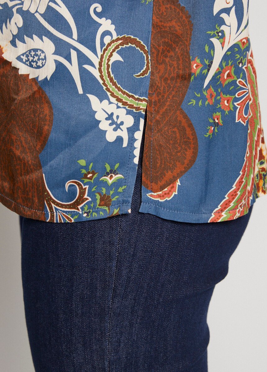 Blusa_de_manga_larga_lisa_o_estampada_Estampado_multicolor_DE3_slim