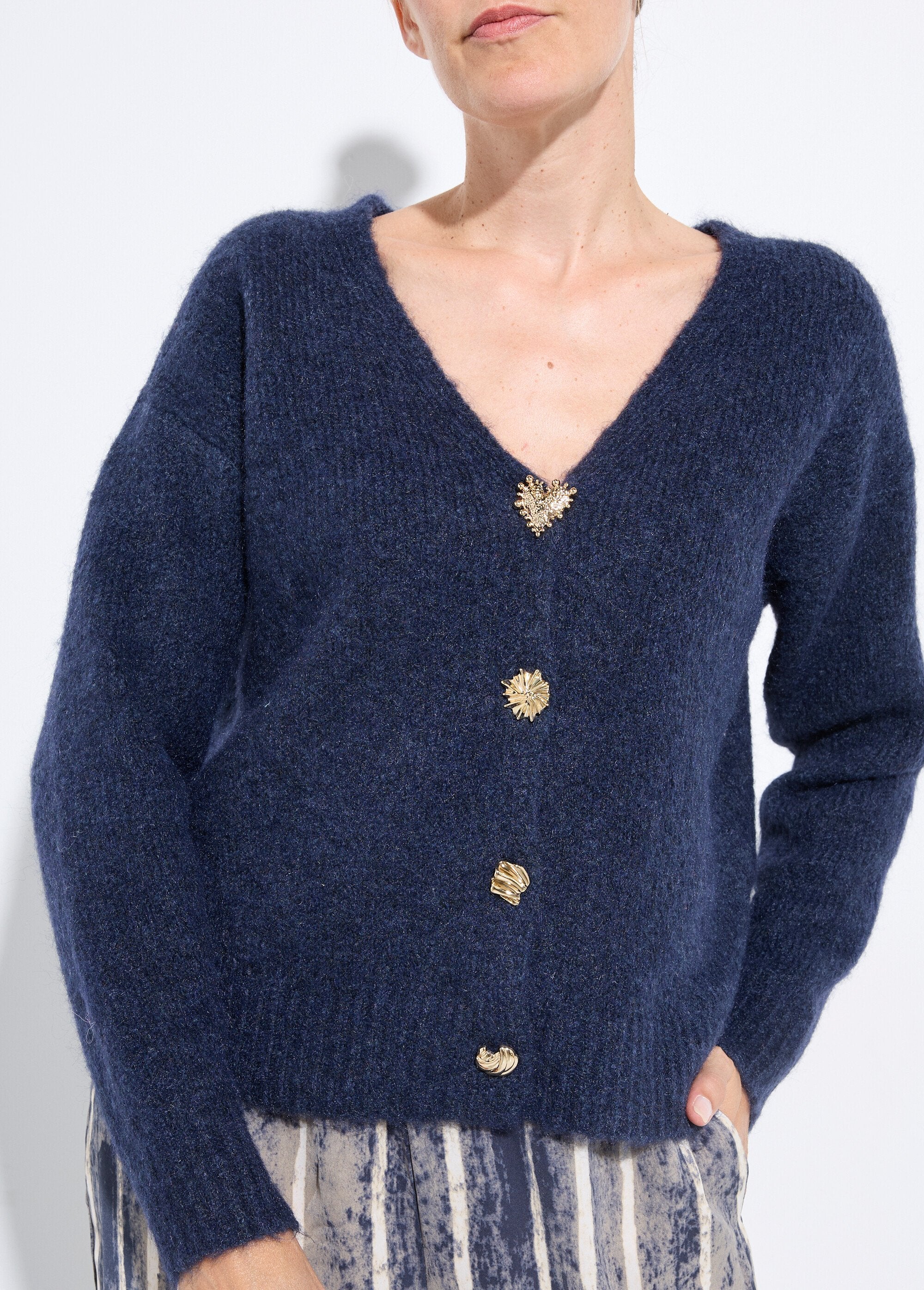 Chaleco_de_lana_cálido_con_botones_joya_Azul_DE1_slim