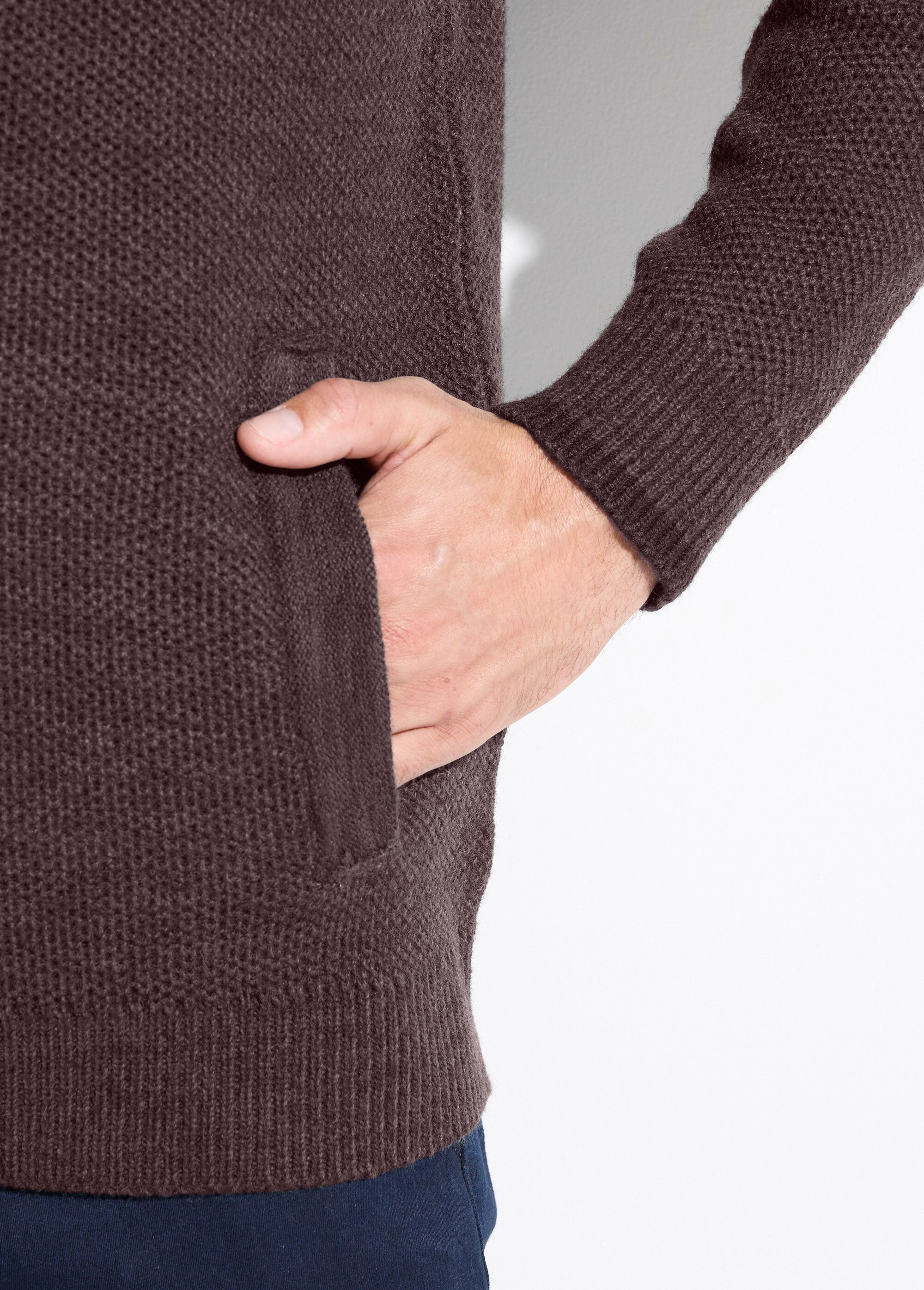 Cárdigan_con_cremallera_y_cuello_alto_en_punto_de_lana_jaspeada_Castaño_DE2_slim