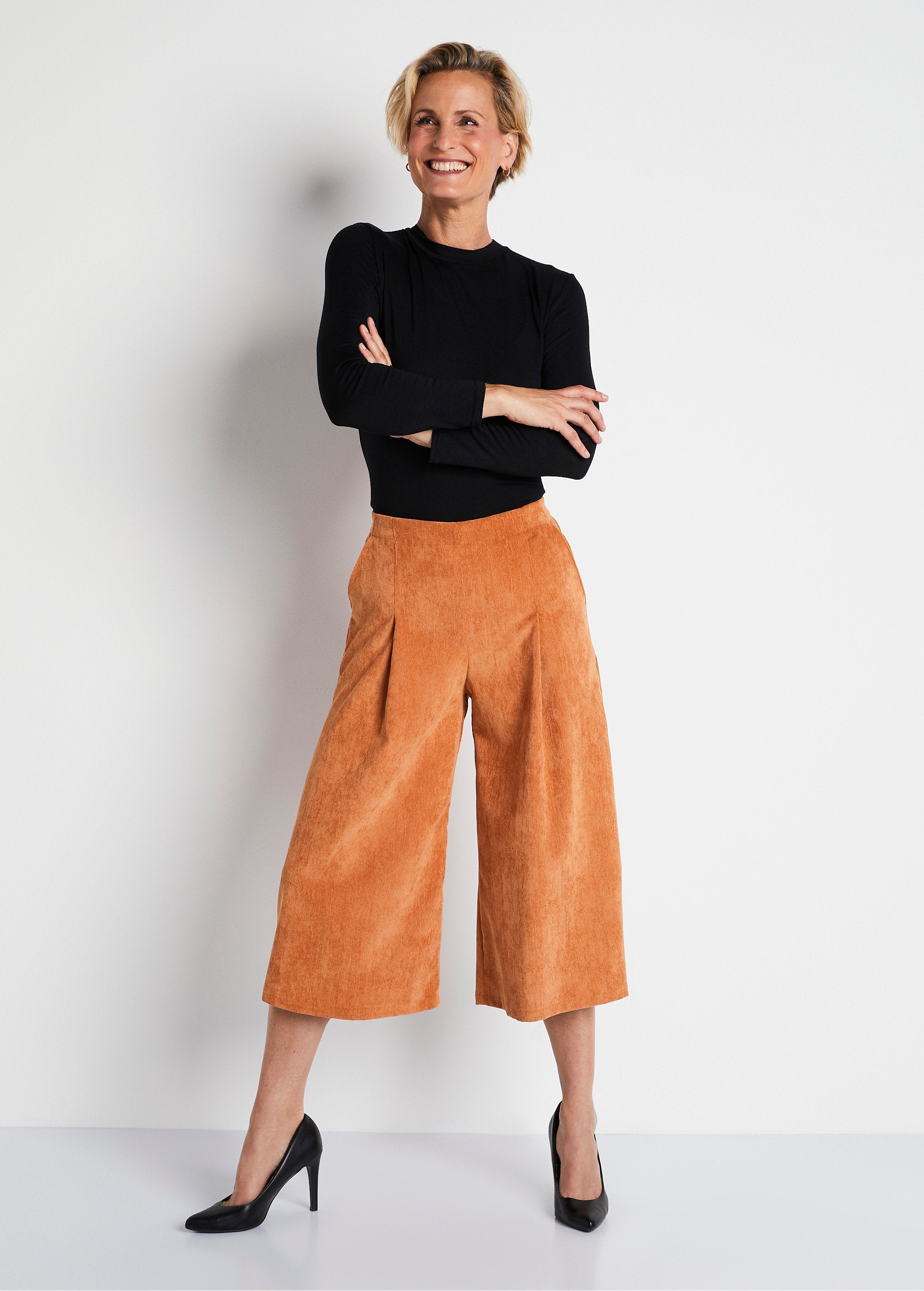 Pantalón_culotte_largo_milrayas_terciopelo_Caramelo_SF1_slim