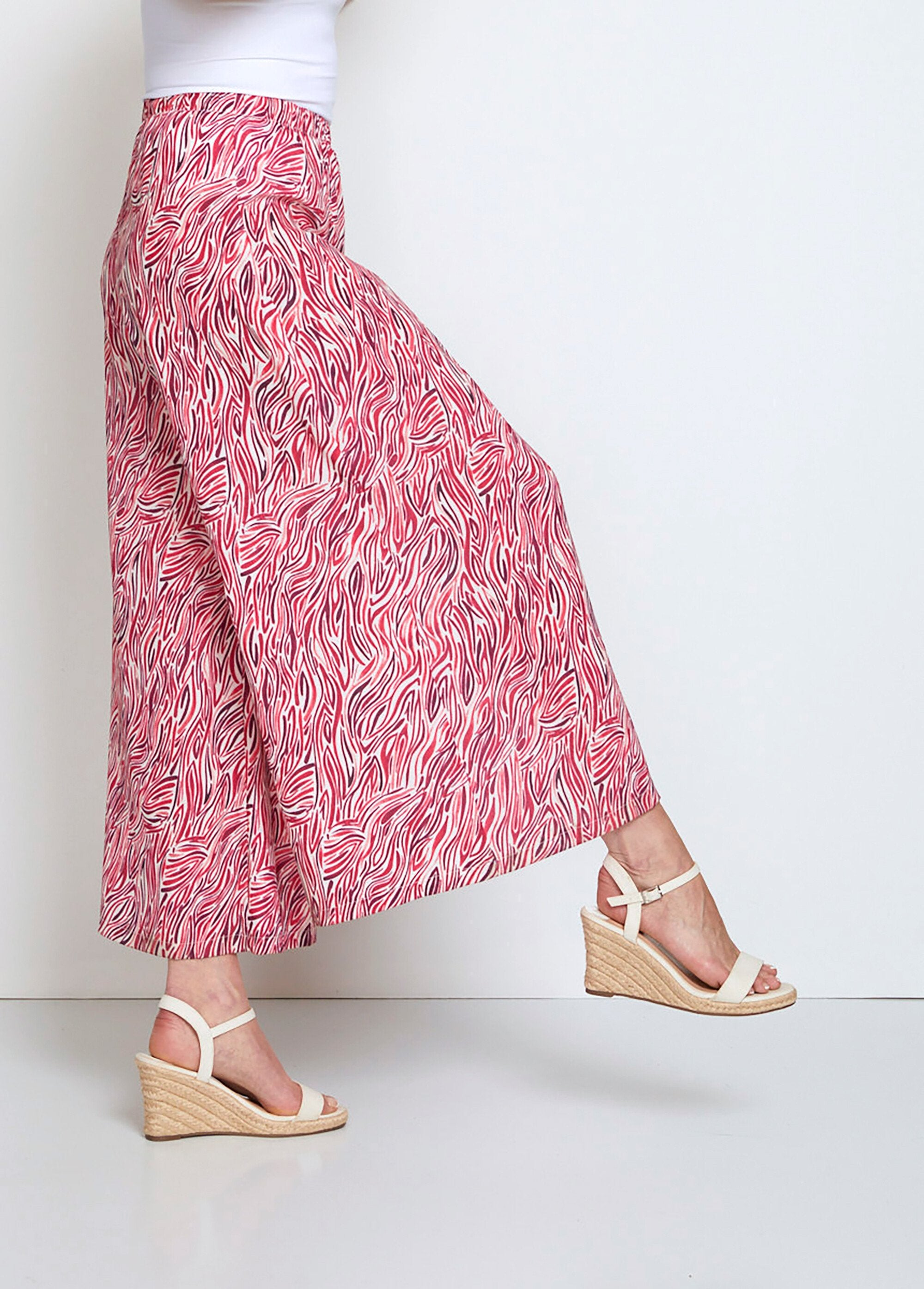 Pantalones_holgados_con_falda_y_cintura_elástica_Estampado_frambuesa_DR1_slim