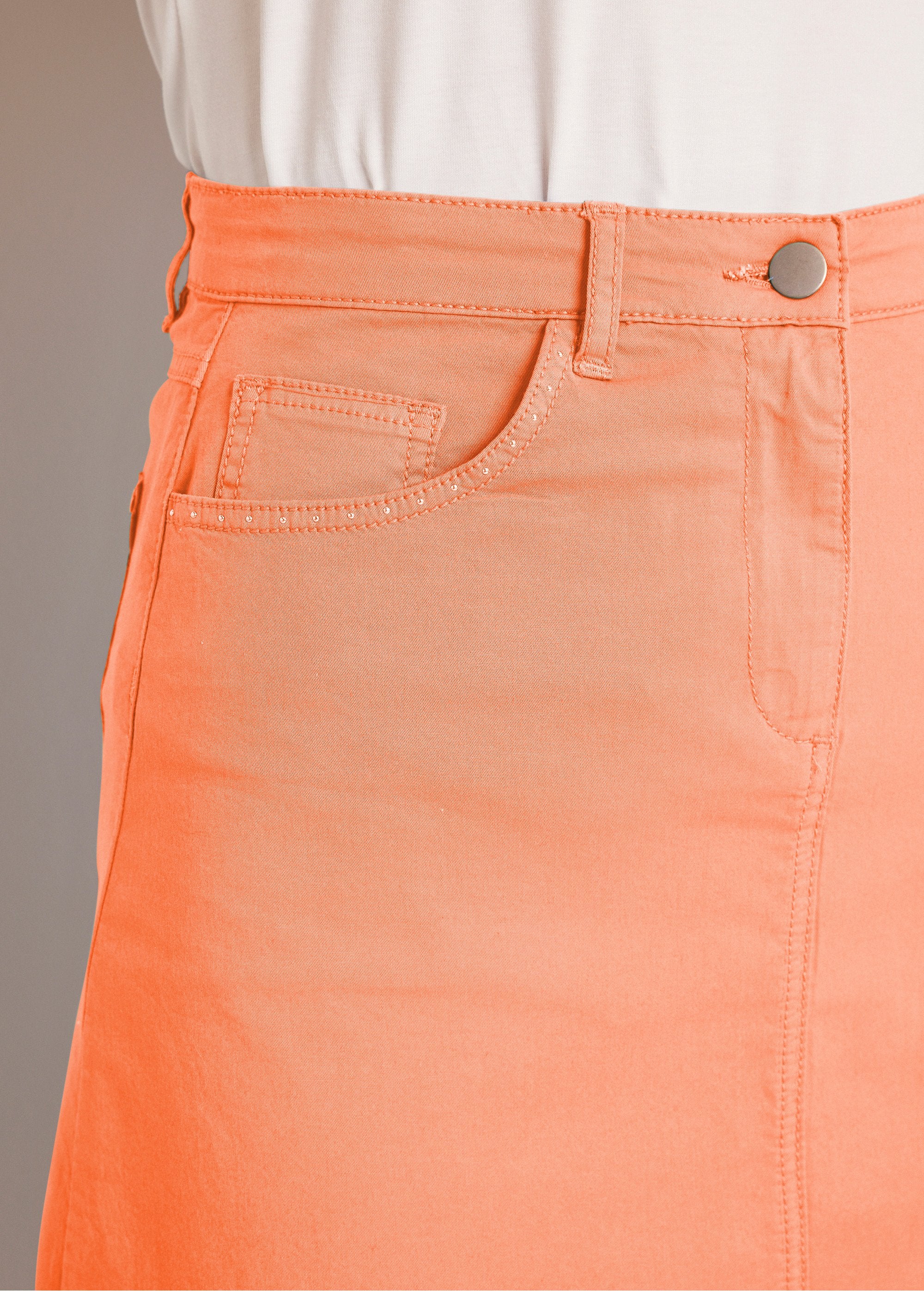Falda_midi_trapecio_con_5_bolsillos_Coral_melocotón_DE1_slim