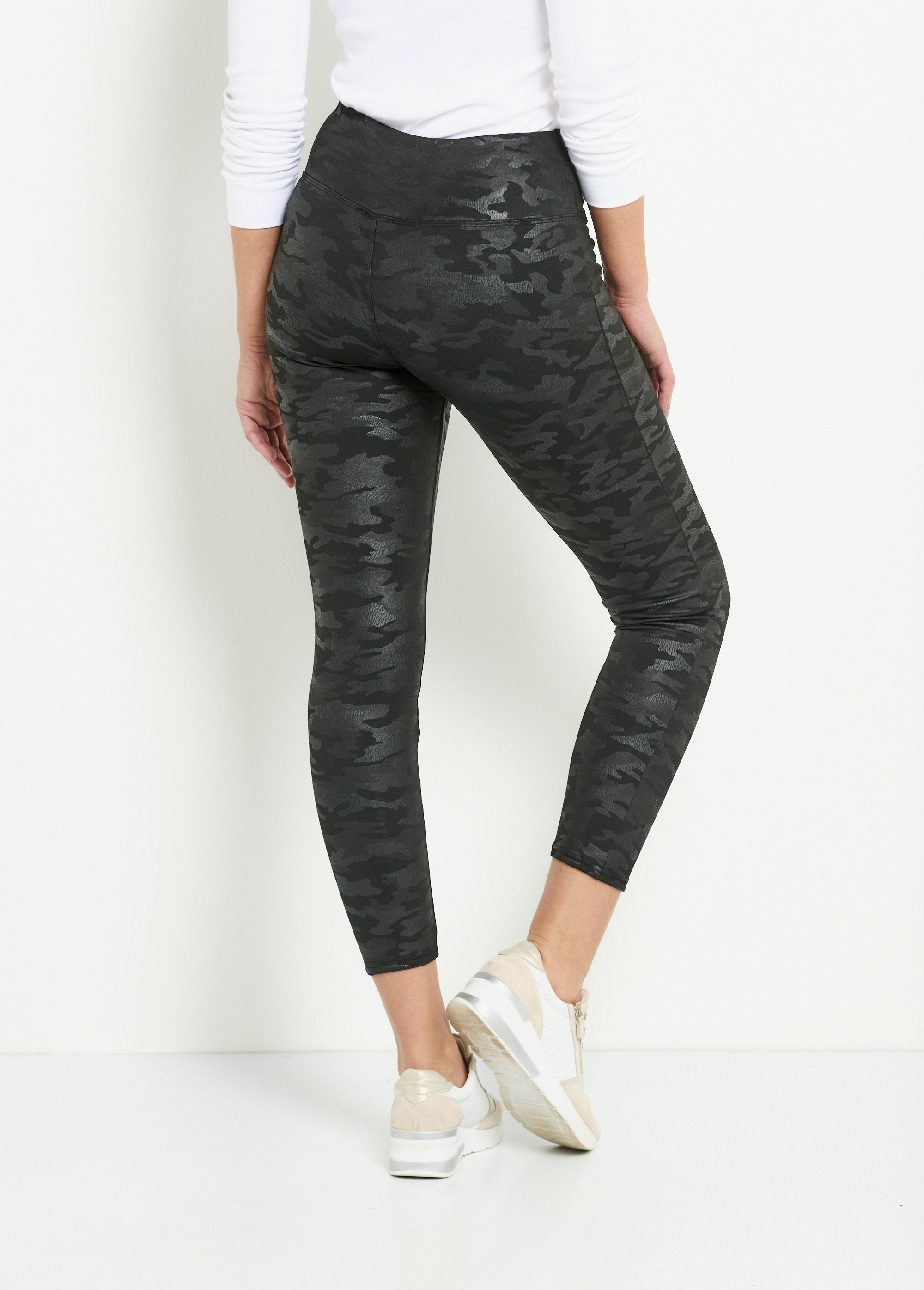 Legging_de_sport_imprimé_camouflage_Noir_DO1_slim