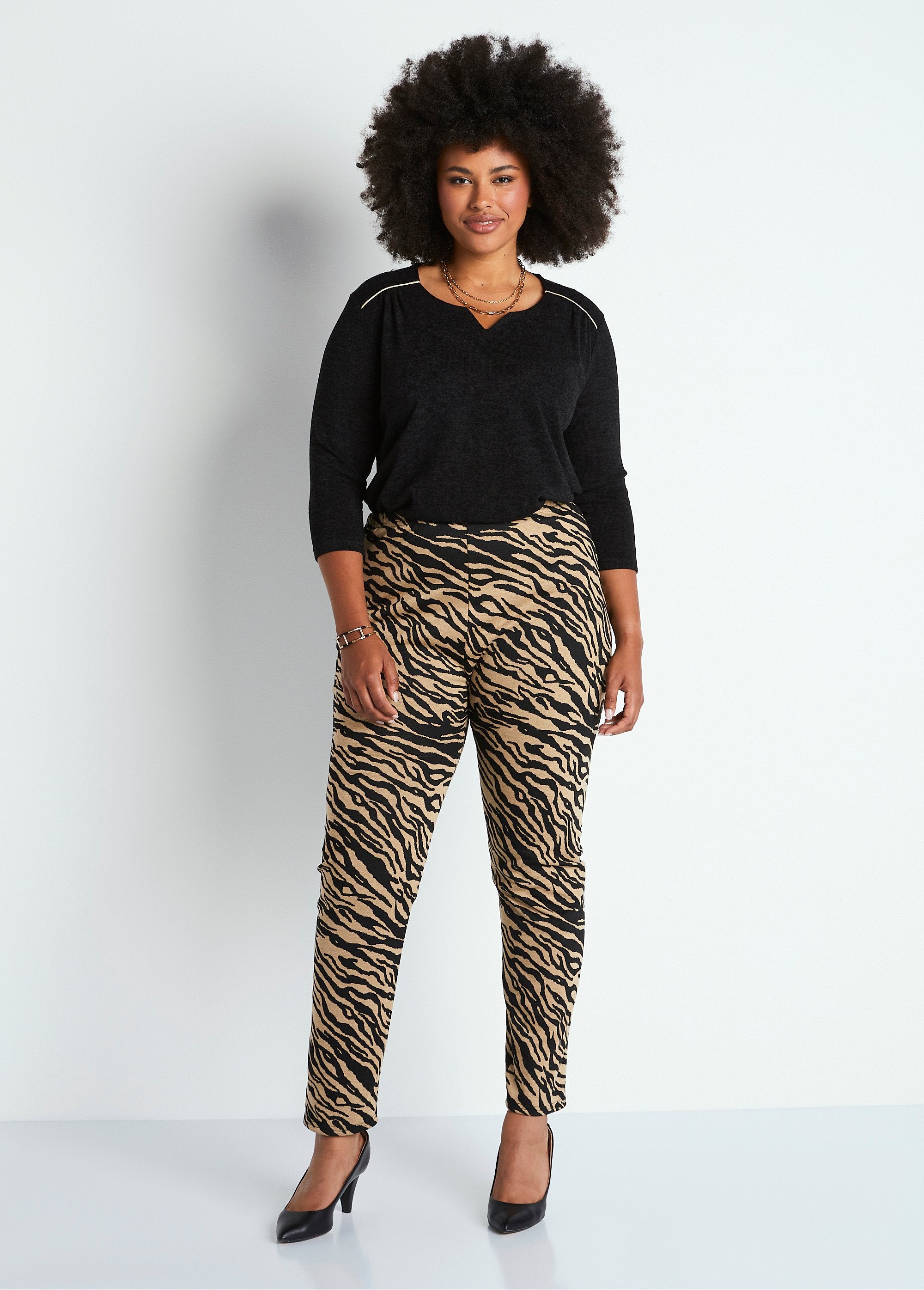 Leggings_de_punto_jacquard_con_cintura_elástica_camello_cebra_SF1_curvy