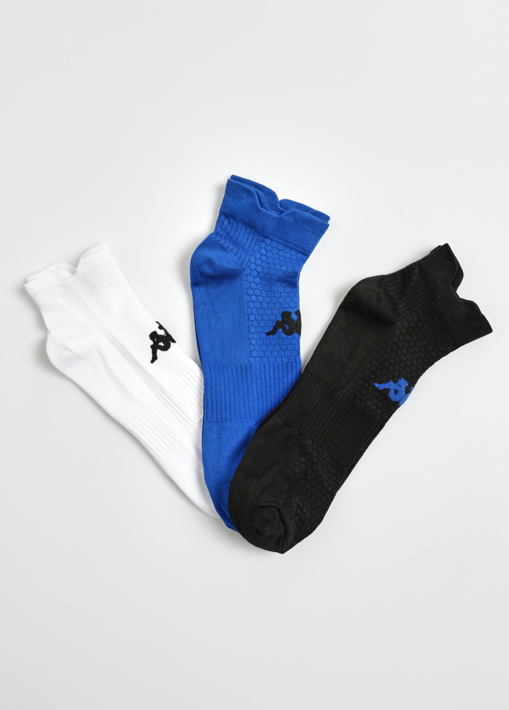 Lote_de_3_calcetines,_varios_modelos_Azul_y_negro_y_blanco_FA1_slim