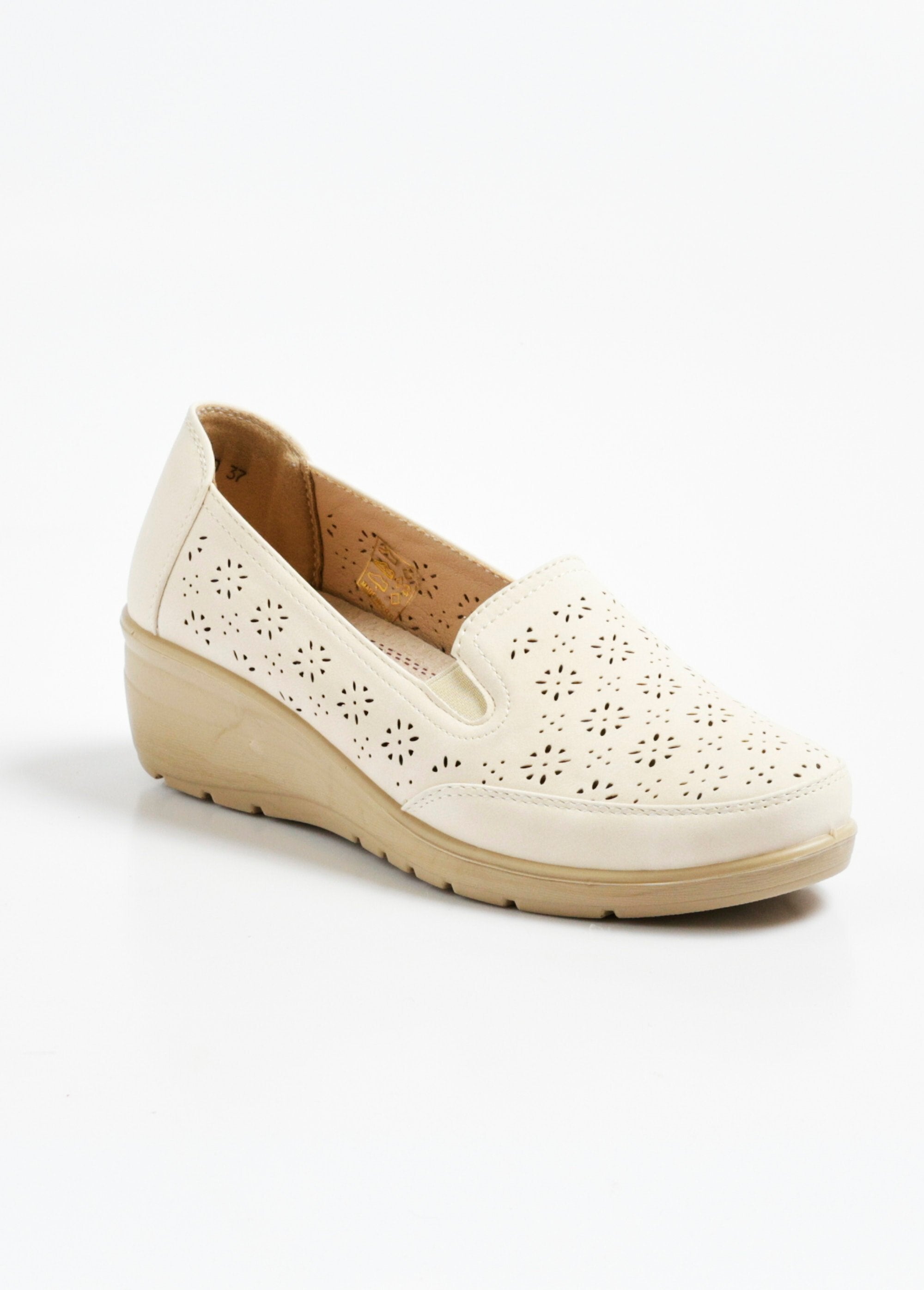 Mocasín_cómodo_calado_con_laterales_elásticos_Beige_FA1_slim