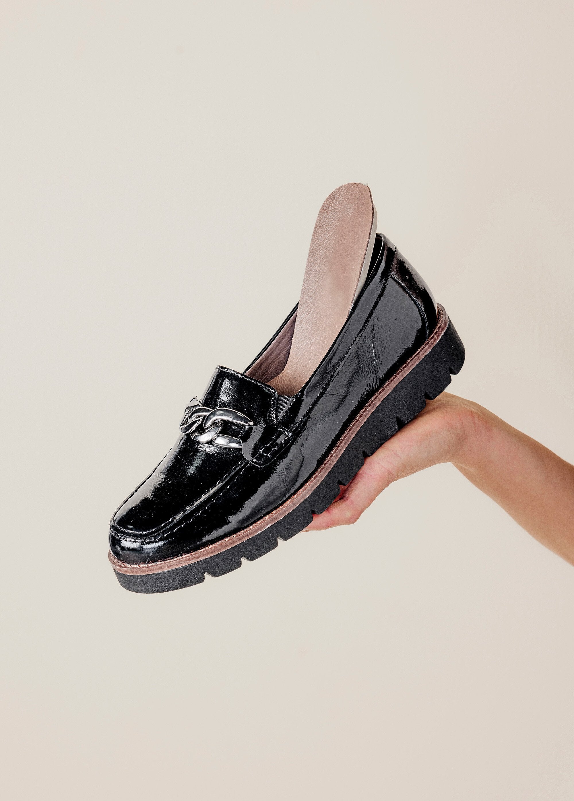 Mocasines_cadena_eslabones_piel_ancho_ancho_Negro_DE1_slim