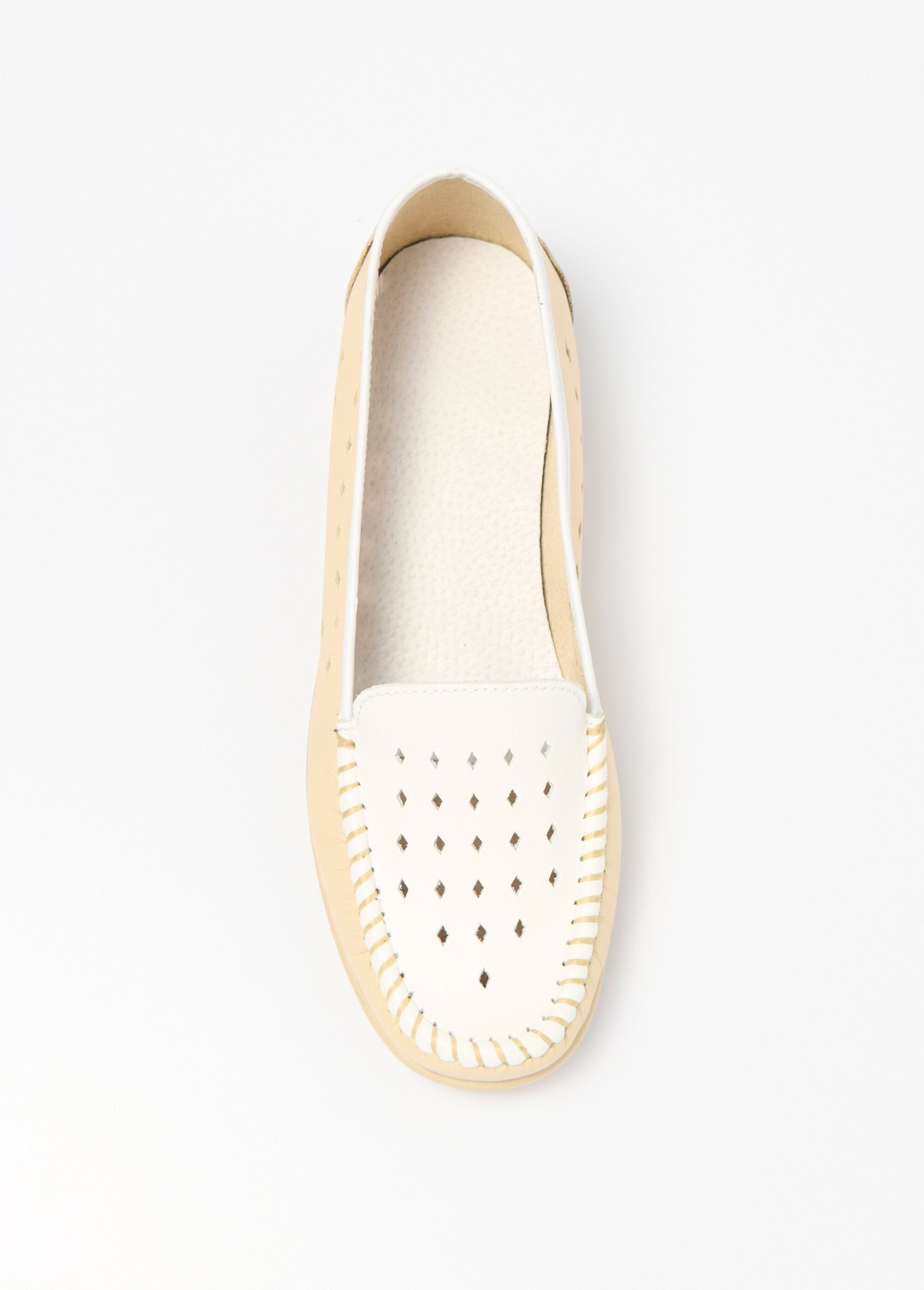 Mocasines_anchos_confort_de_piel_suave_Beige_OV1_slim