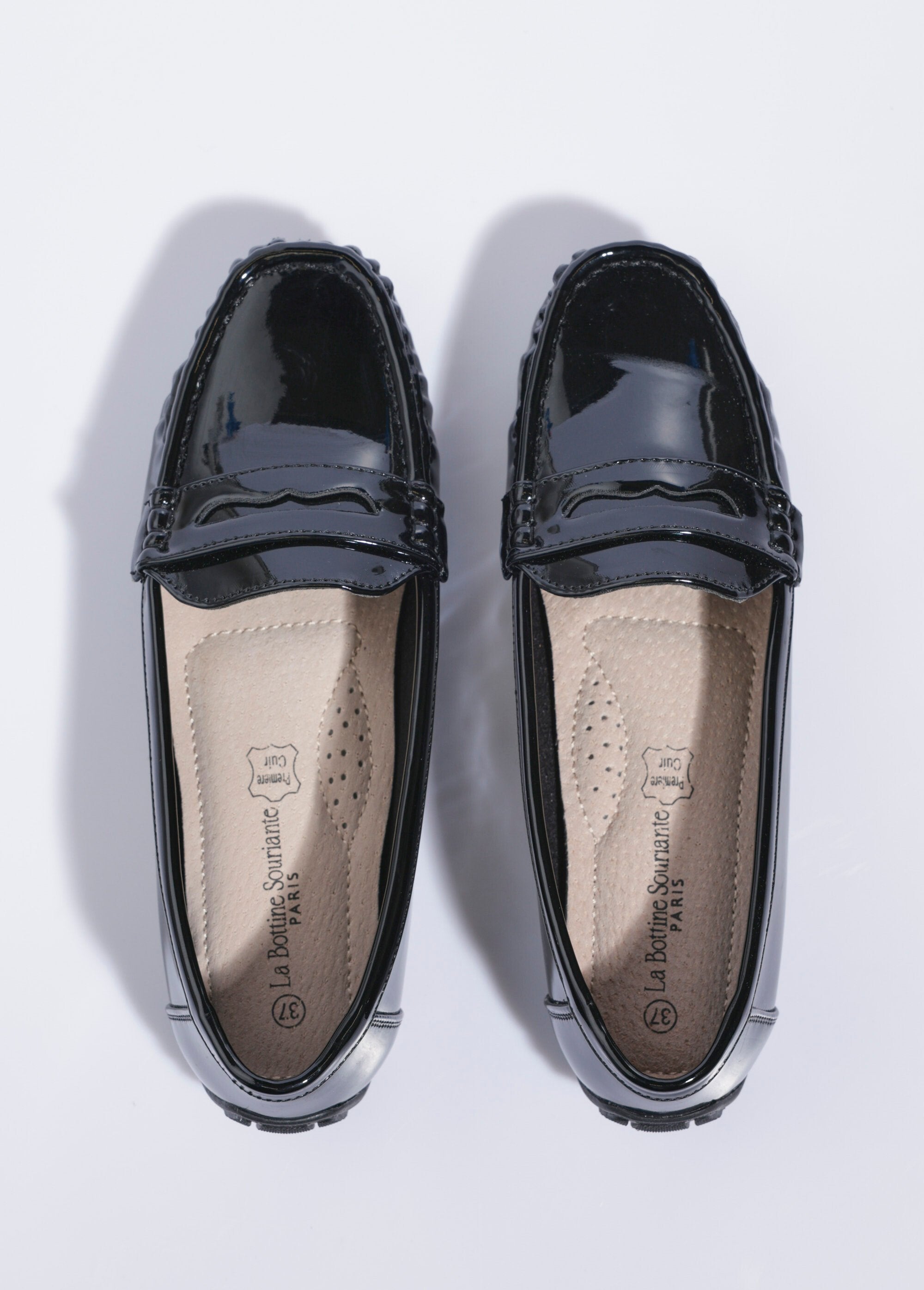 Mocasines_de_charol_con_suela_antideslizante_barniz_negro_OV1_slim