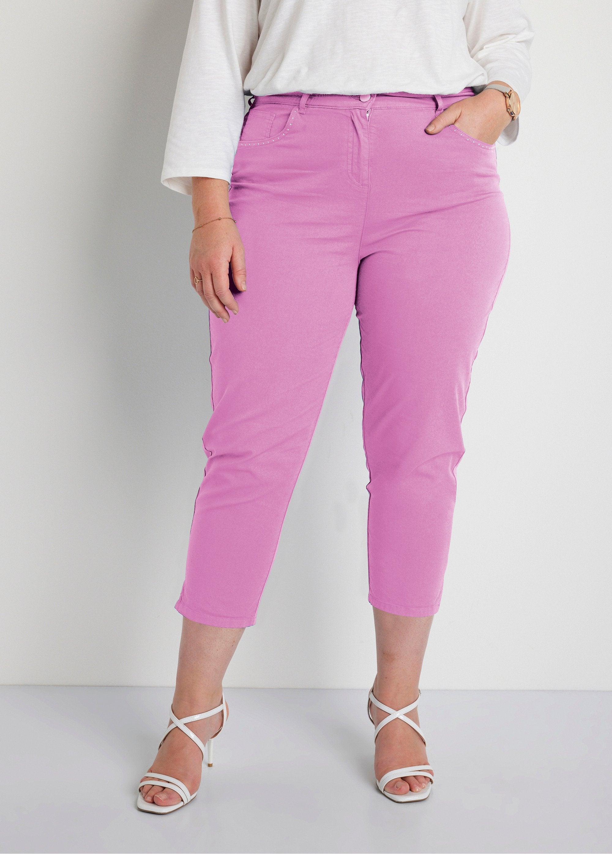 Pantalón_cropped_con_cinturón_elástico_y_5_bolsillos_Lila_FA1_curvy