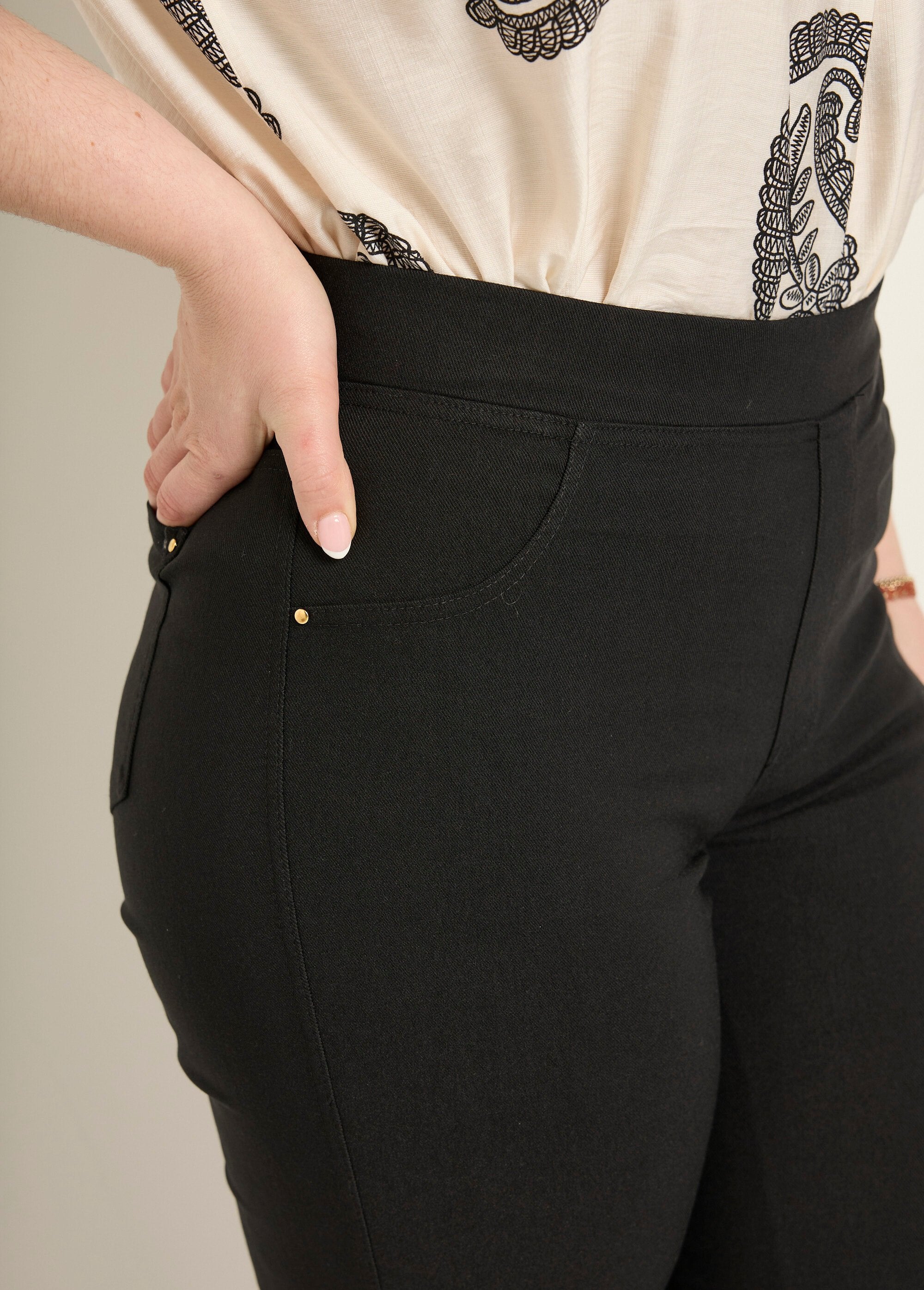 Pantalones_elásticos_con_cintura_elástica_Negro_DE1_curvy
