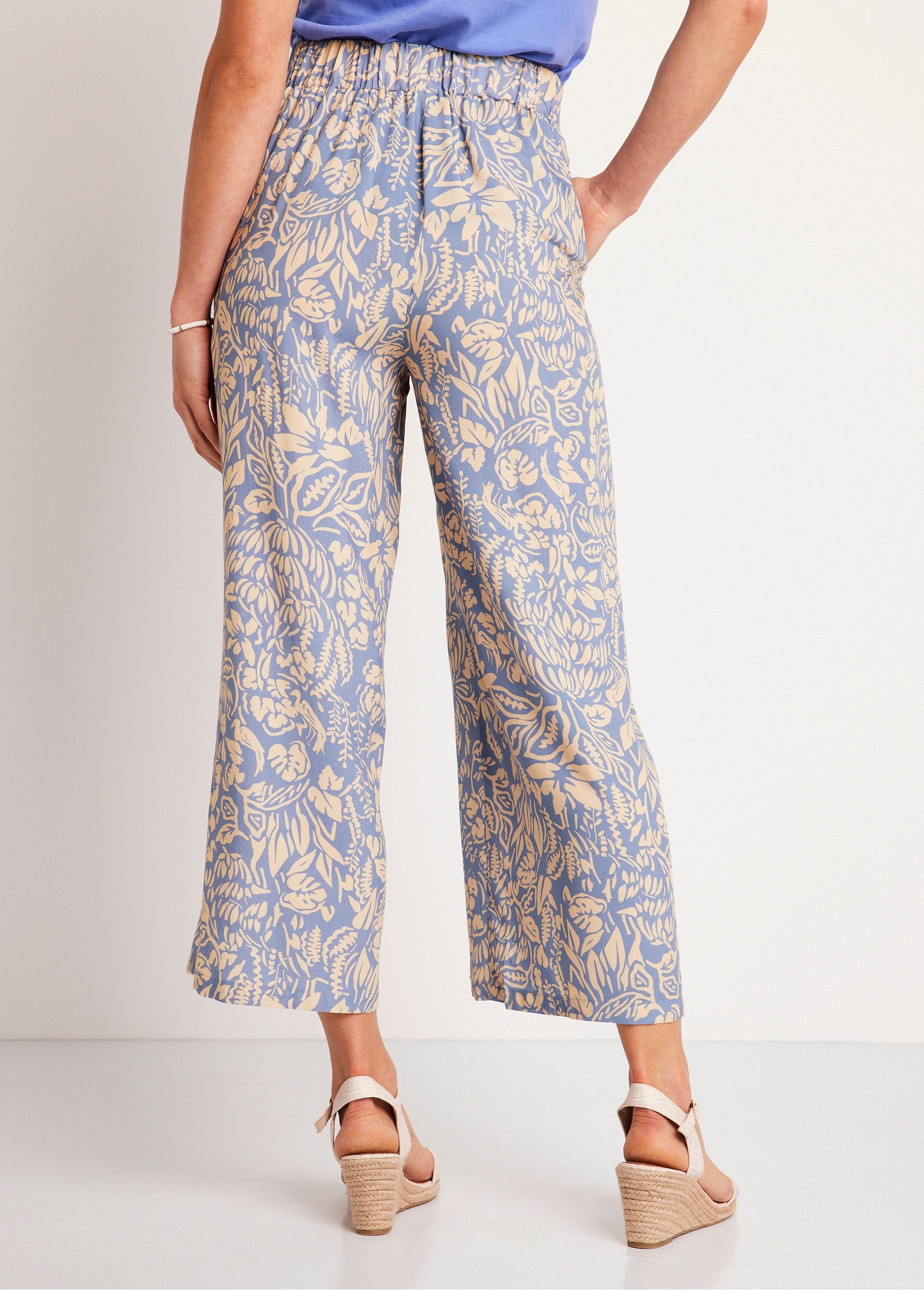 Pantalón_ancho_con_cintura_elástica_floral_o_liso_Azul_y_crudo_DO1_slim