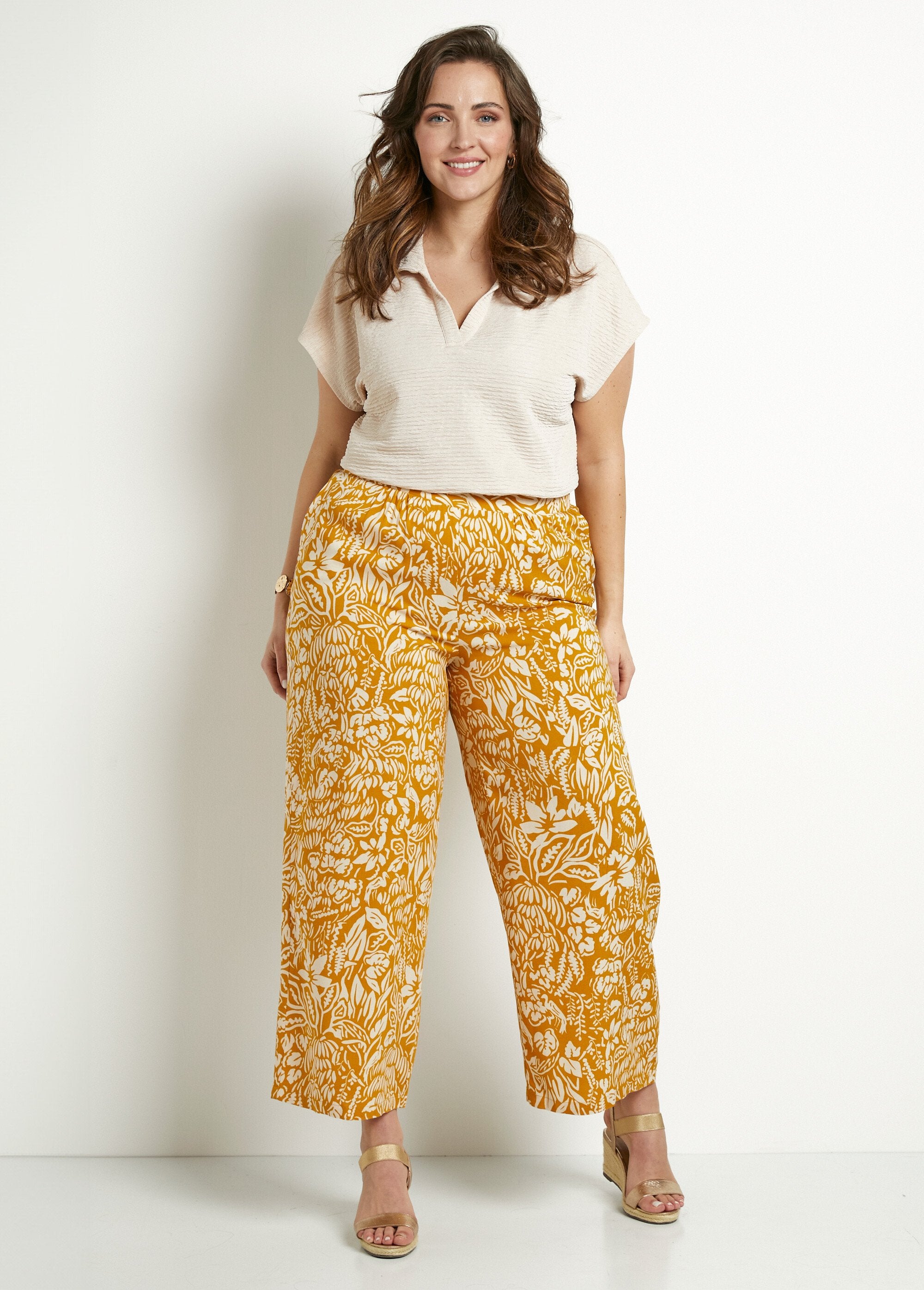 Pantalón_ancho_con_cintura_elástica_floral_o_liso_Amarillo_y_crudo_SF1_curvy