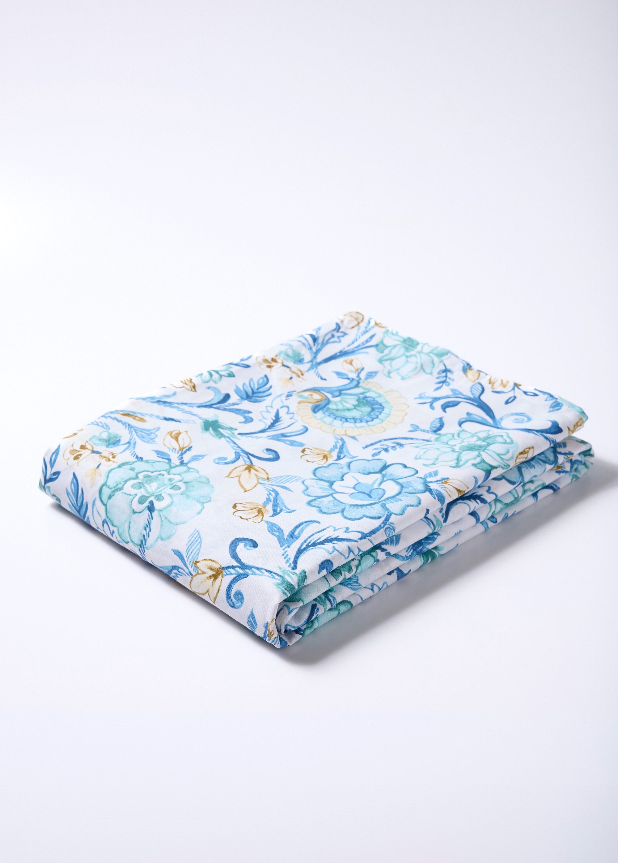 Juego_de_cama_de_4_piezas_con_sábana_encimera,_camelias_Azul_DE2_slim