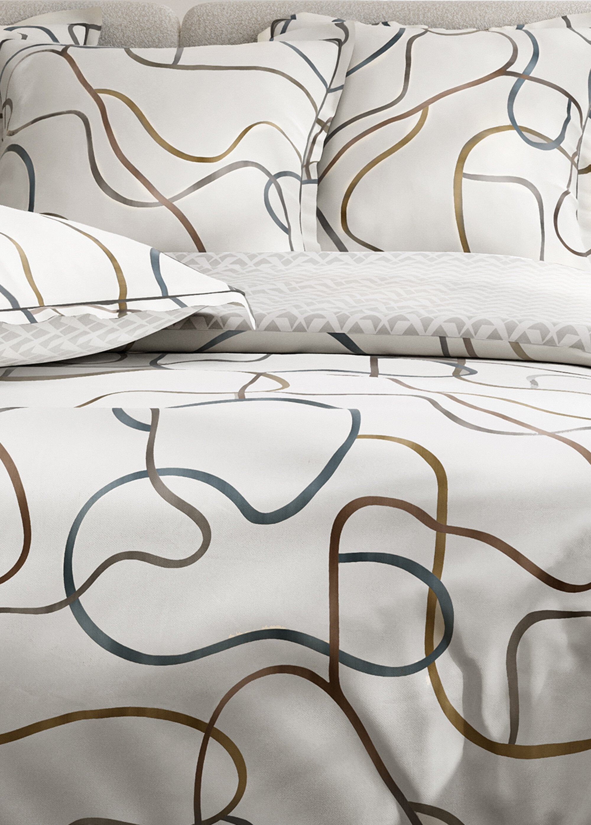 Juego_de_cama_de_percal_de_4_piezas_con_sábana_encimera,_líneas_Imprimir_blanco_DE3_slim