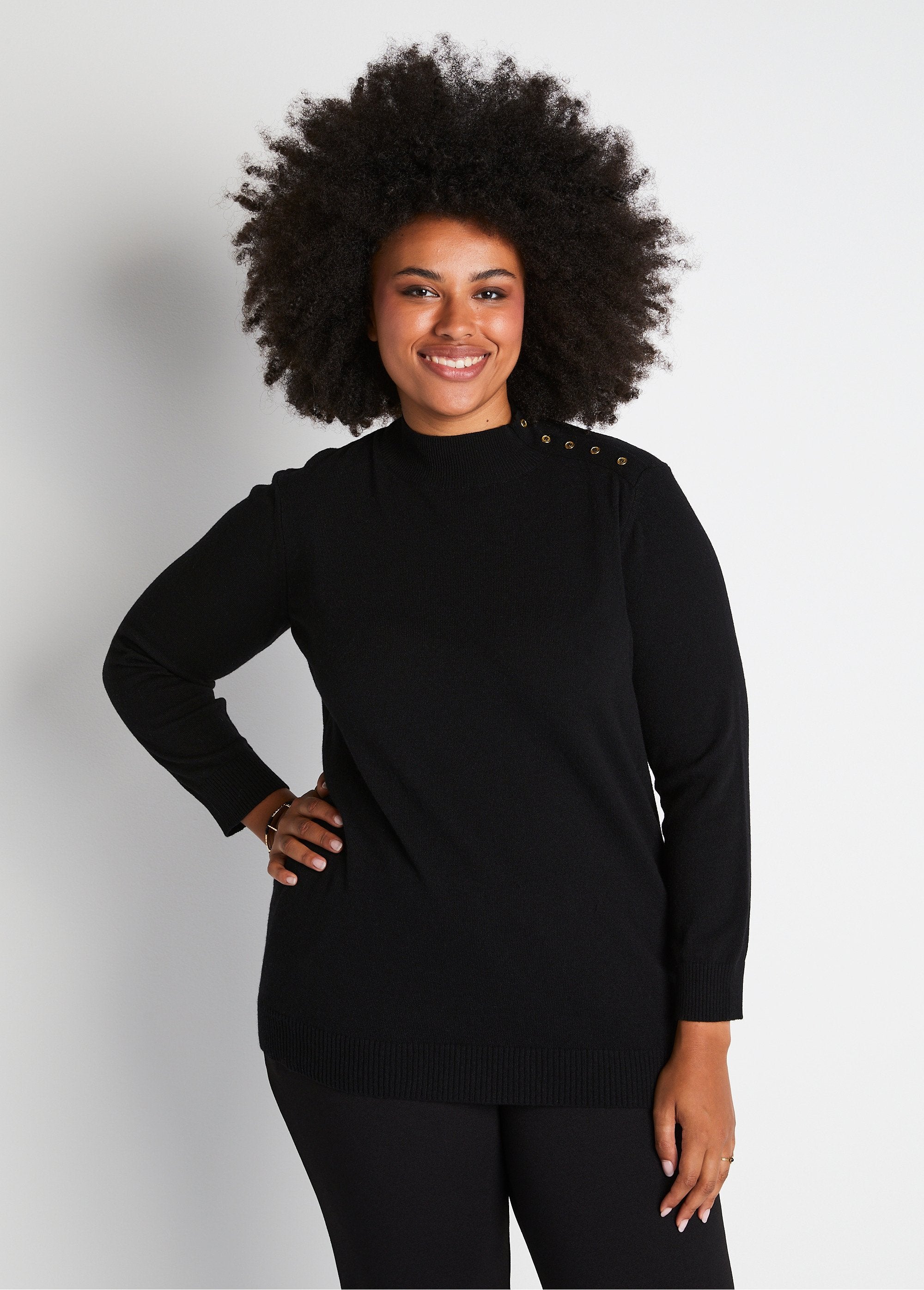 Jersey_con_fibras_recicladas,_lana_y_cashmere._Negro_FA1_curvy