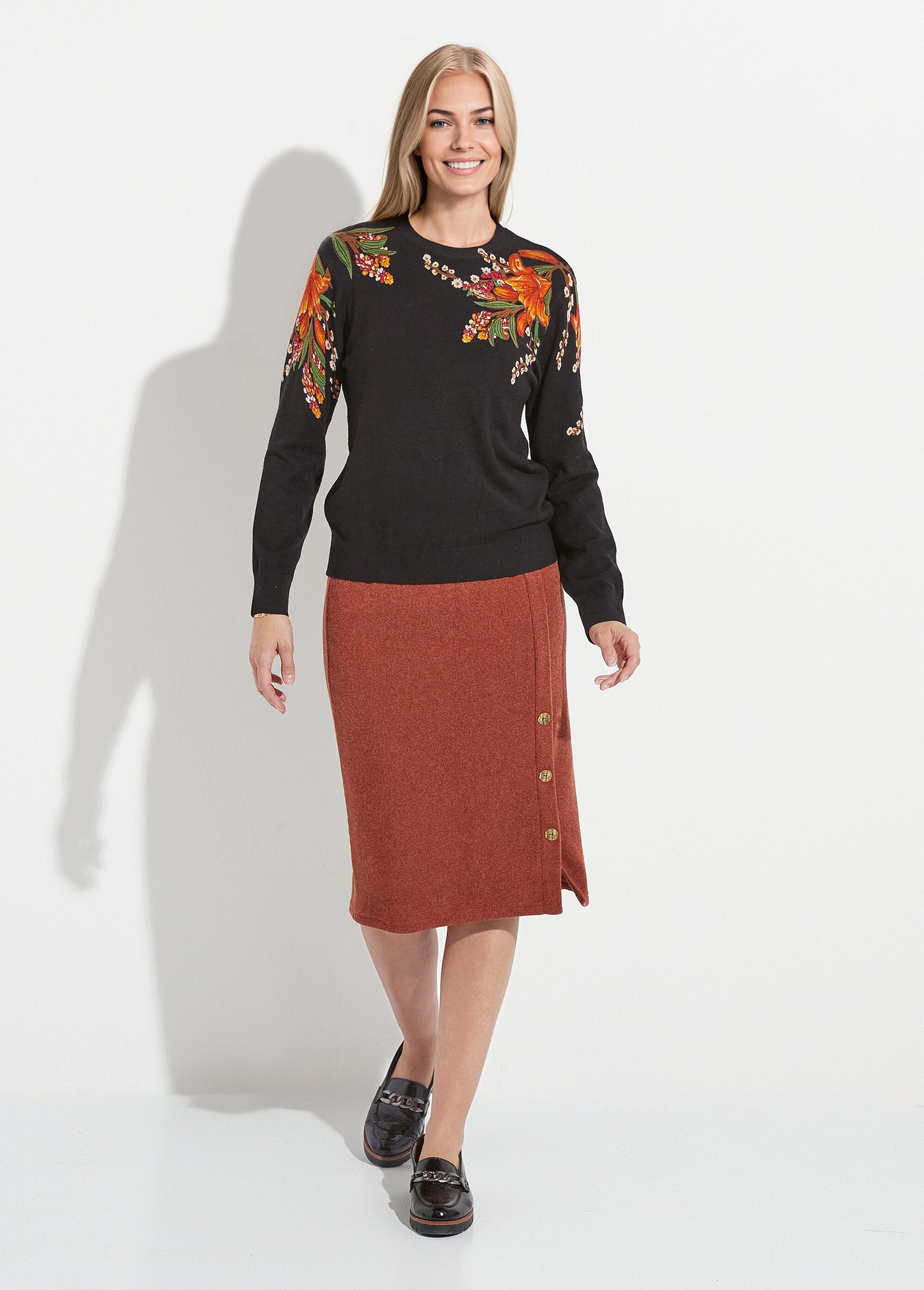 Suéter_cálido_de_manga_larga_con_estampado_floral_y_cuello_redondo_Negro_SF1_slim