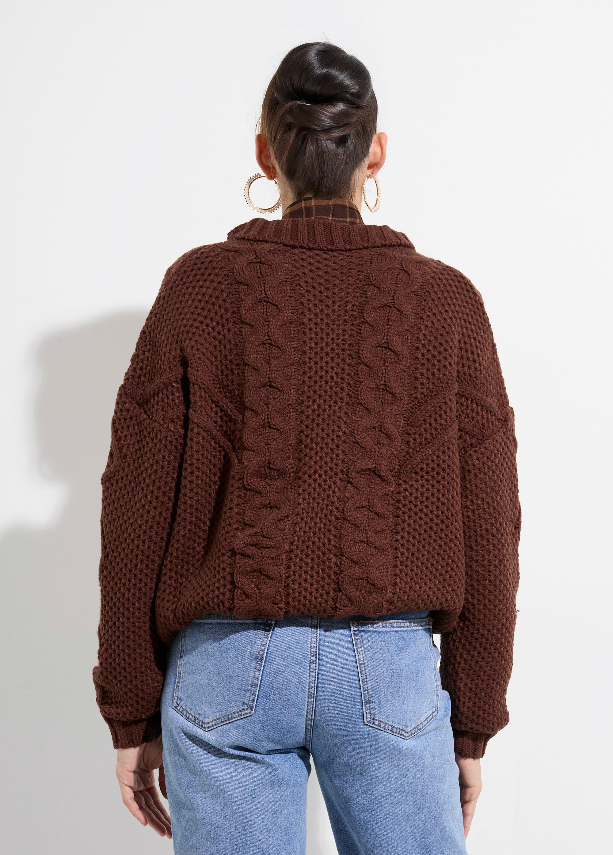 Pull_col_montant,_jeux_maille_fantaisie_Chocolat_DO1_slim