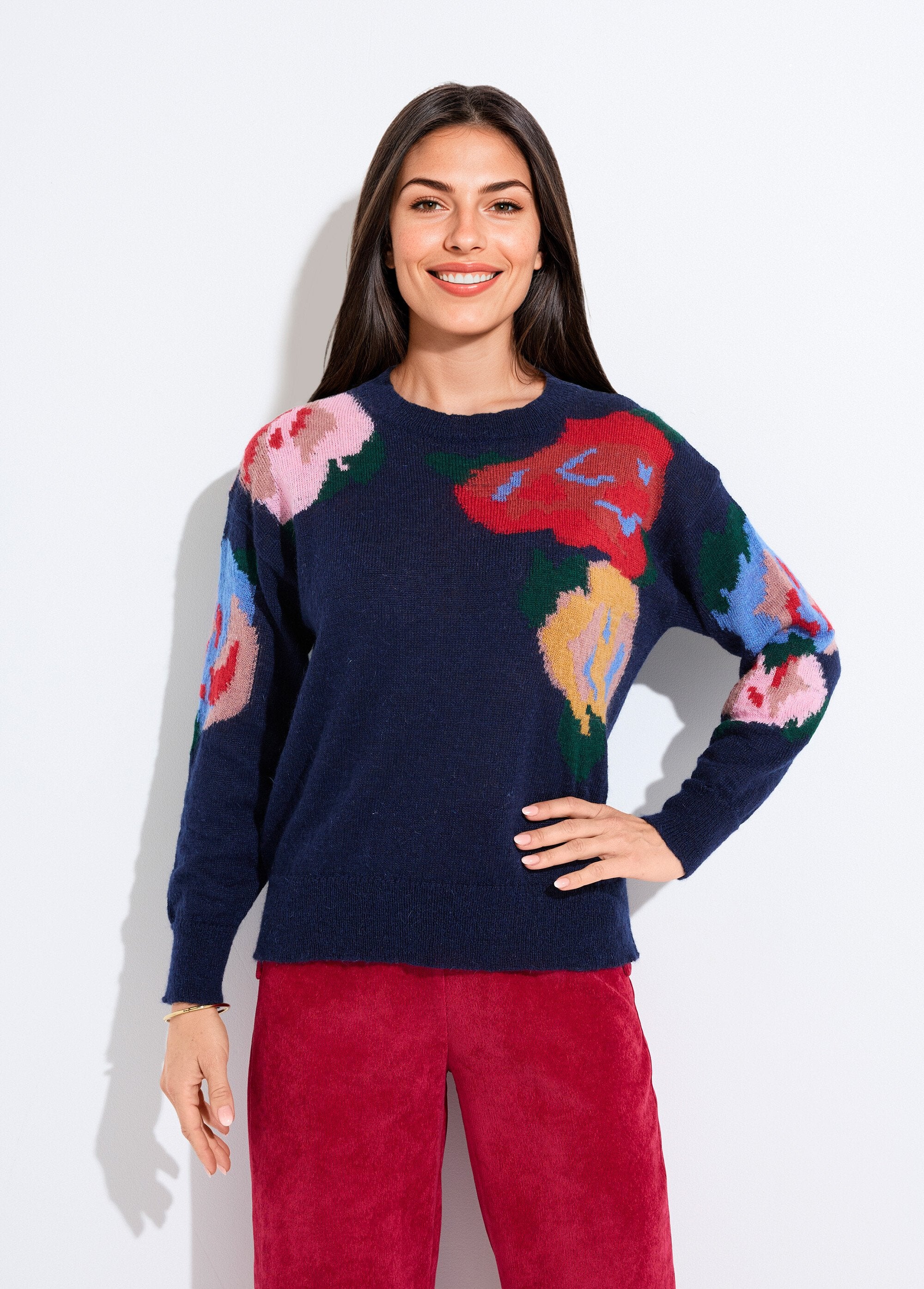 Suéter_de_cuello_redondo_con_mohair_jacquard_floral_Azul_marino_y_terracota_FA1_slim