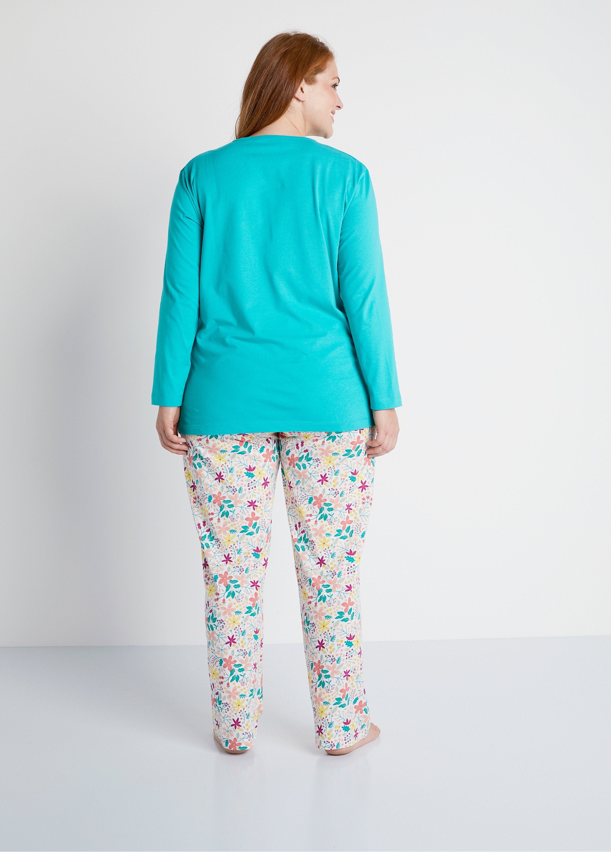 Pijama_de_algodón_flores_verde_pato_DO1_curvy