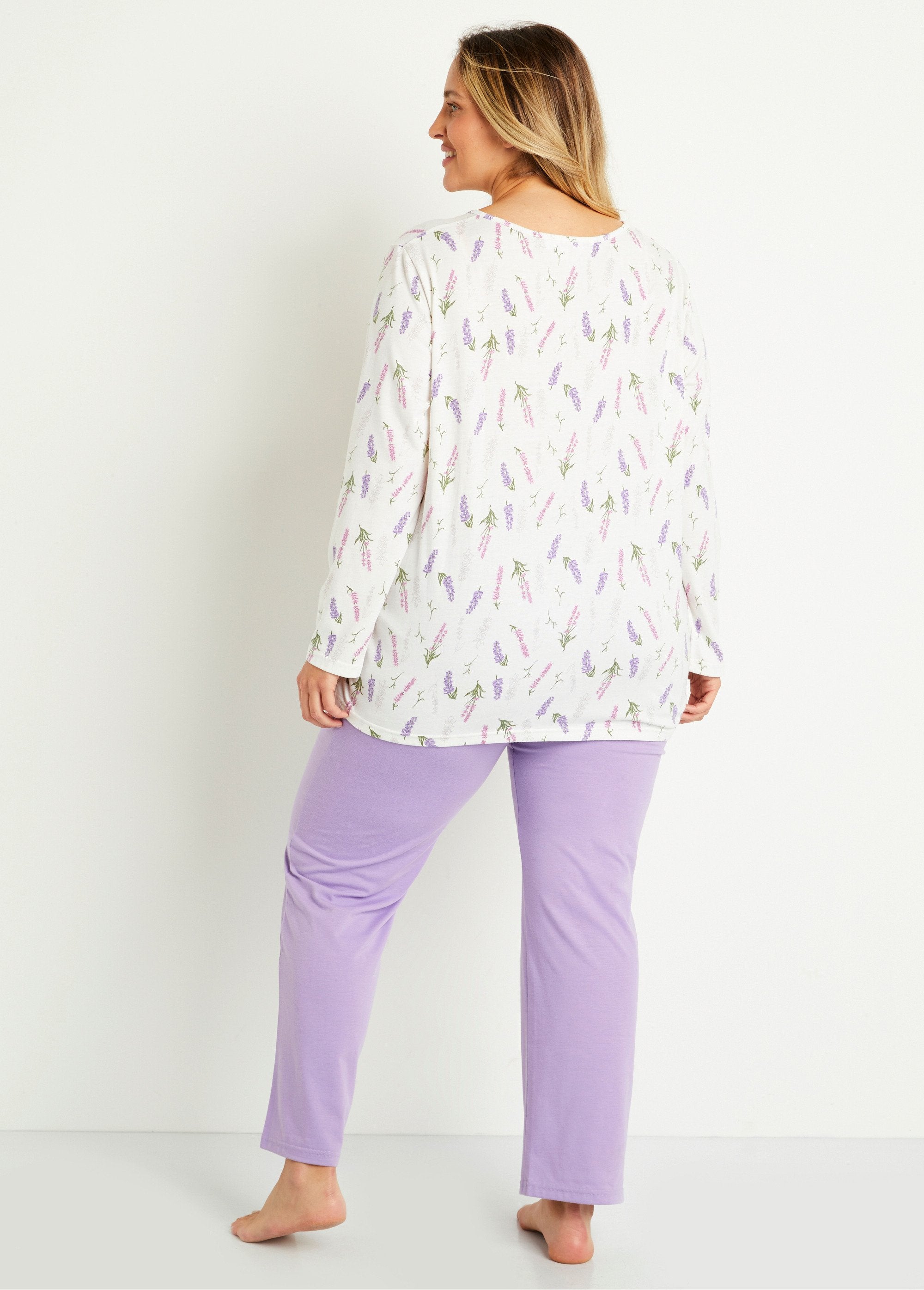 Pijama_de_manga_larga_con_top_estampado_Impresión_de_Parma_DO1_curvy