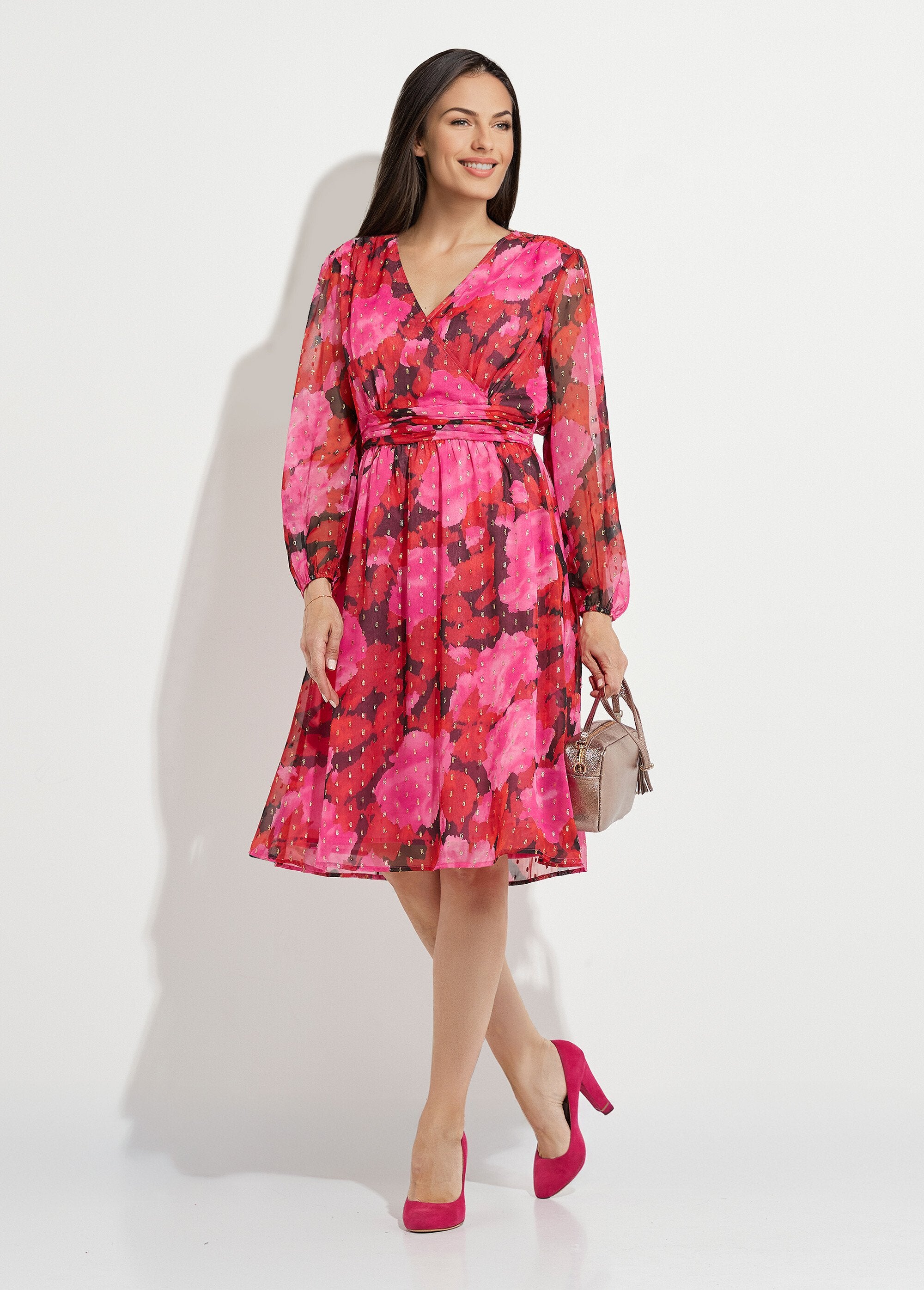 Vestido_corto_cruzado_con_voile_estampado_dorado_rojo_y_negro_FA1_slim