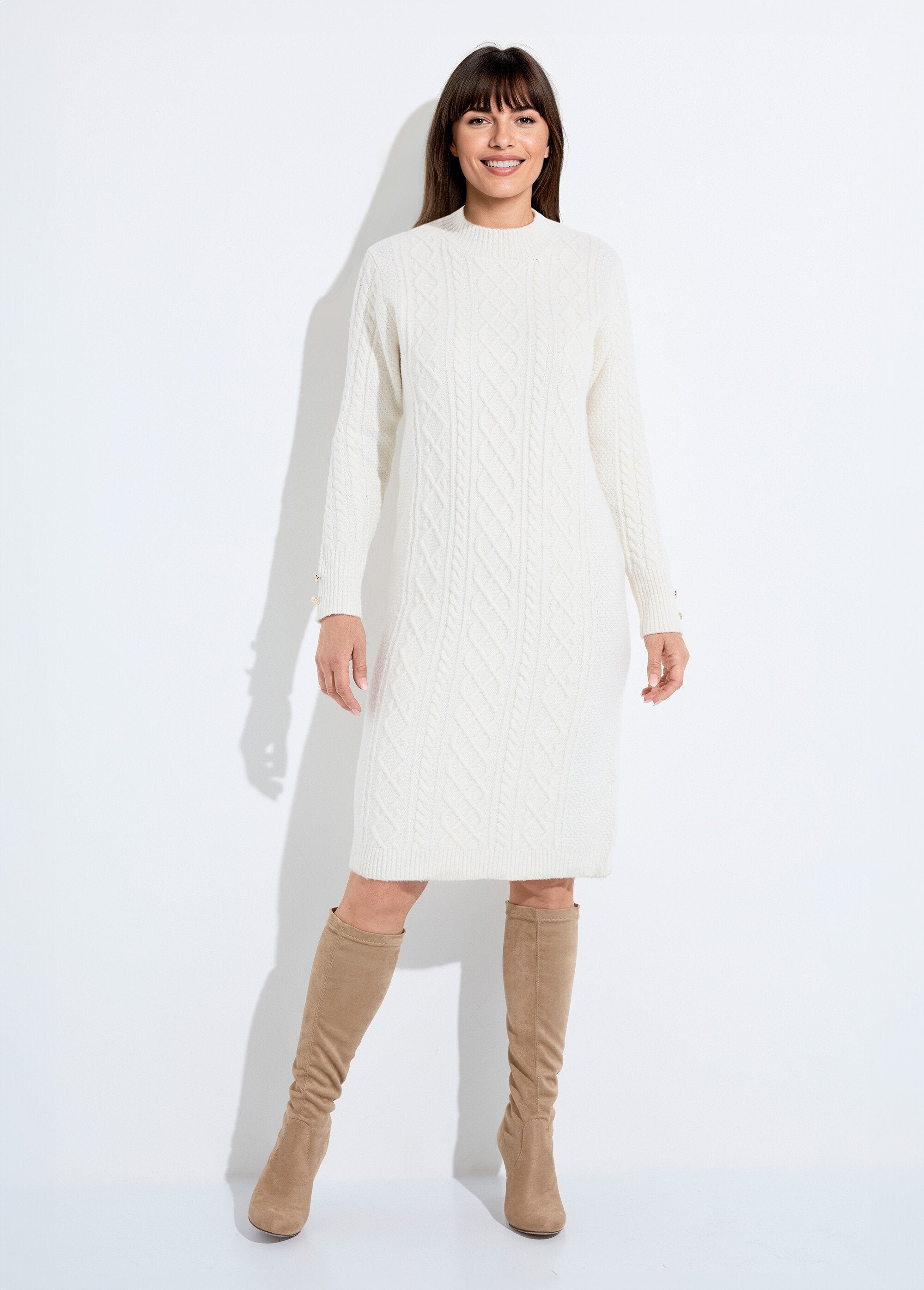 Vestido_corto_de_punto_liso_con_cuello_redondo_Crudo_FA1_slim