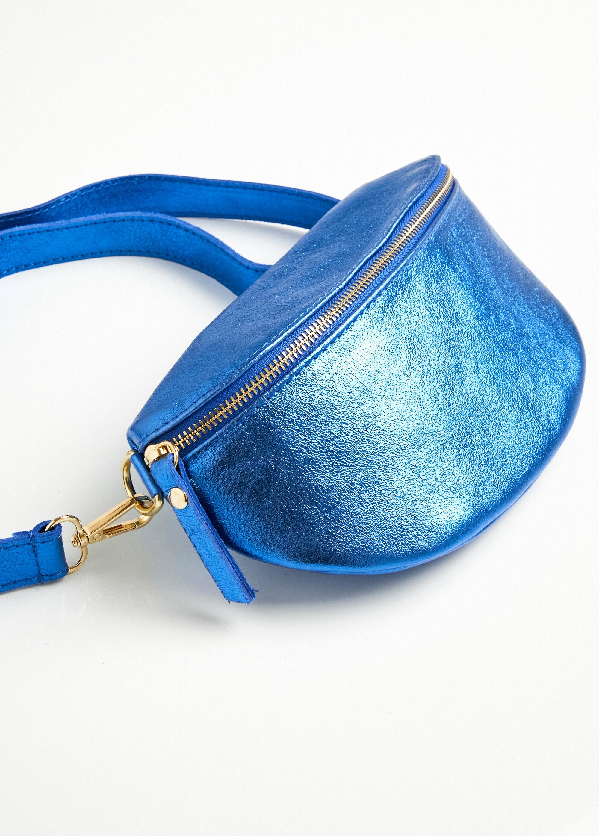 Bandolera_mediana_de_piel_Bleu_irise_DE1_slim