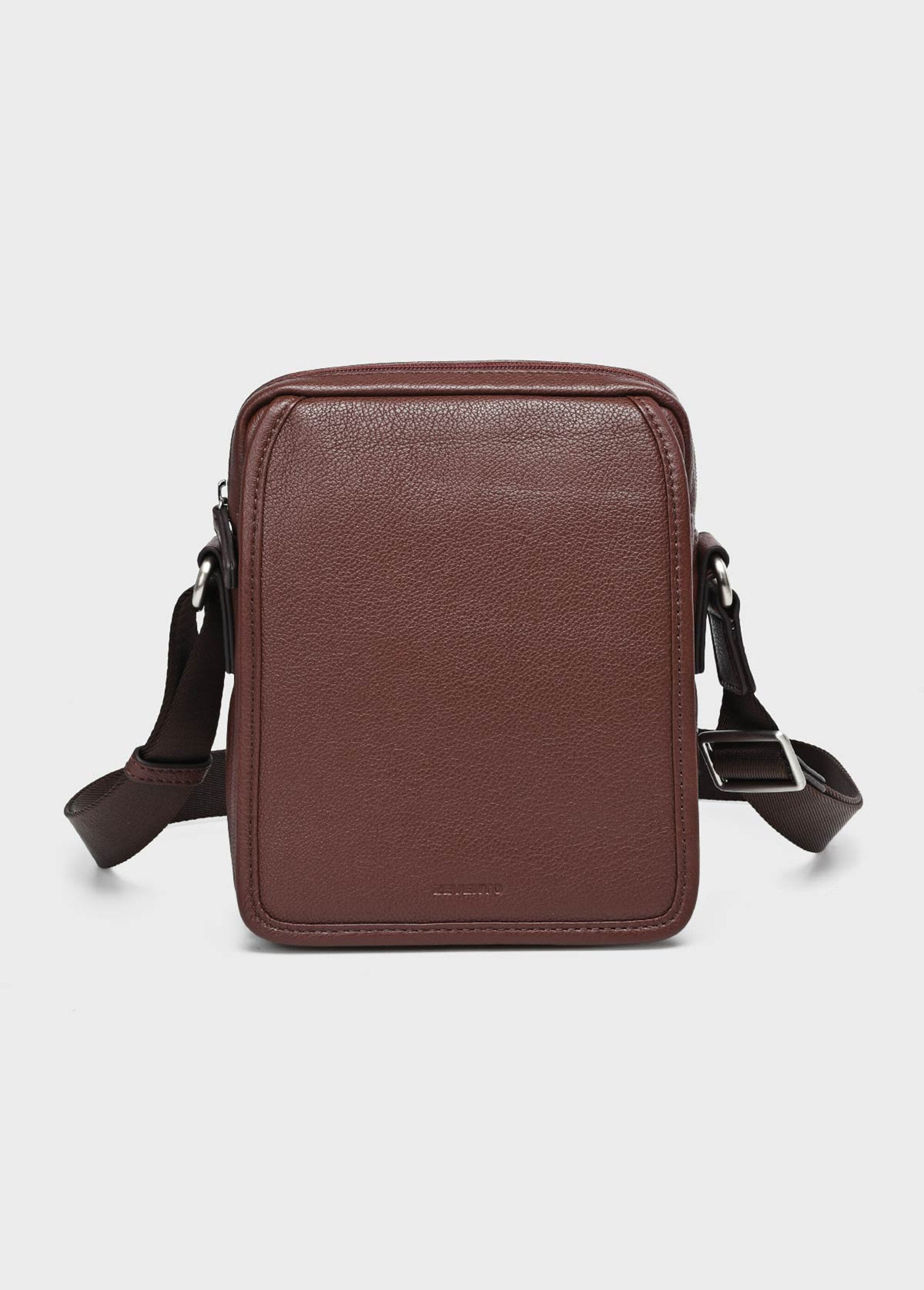 Bolso_masculino_de_piel_con_solapa_Chocolate_FA1_slim