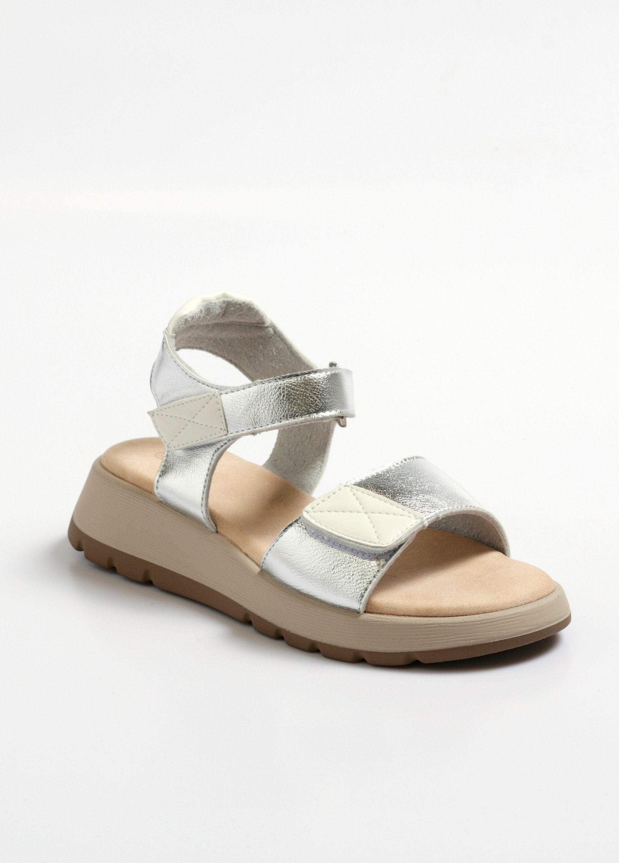 Sandalias_de_cuña_deportivas_elegantes_Plata_FA1_slim