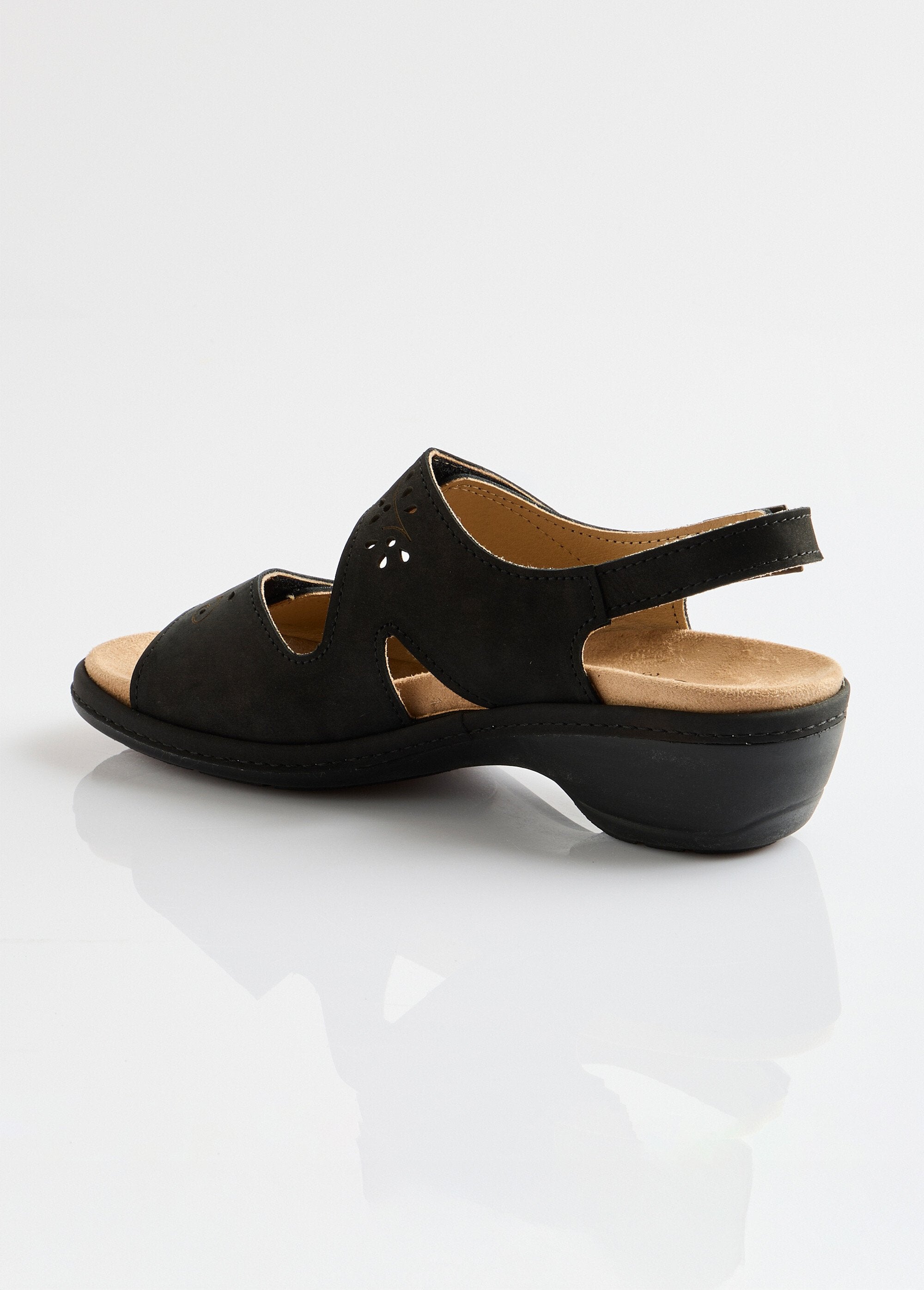 Sandalias_anchas_de_piel_con_tiras_de_velcro._Negro_DO1_slim
