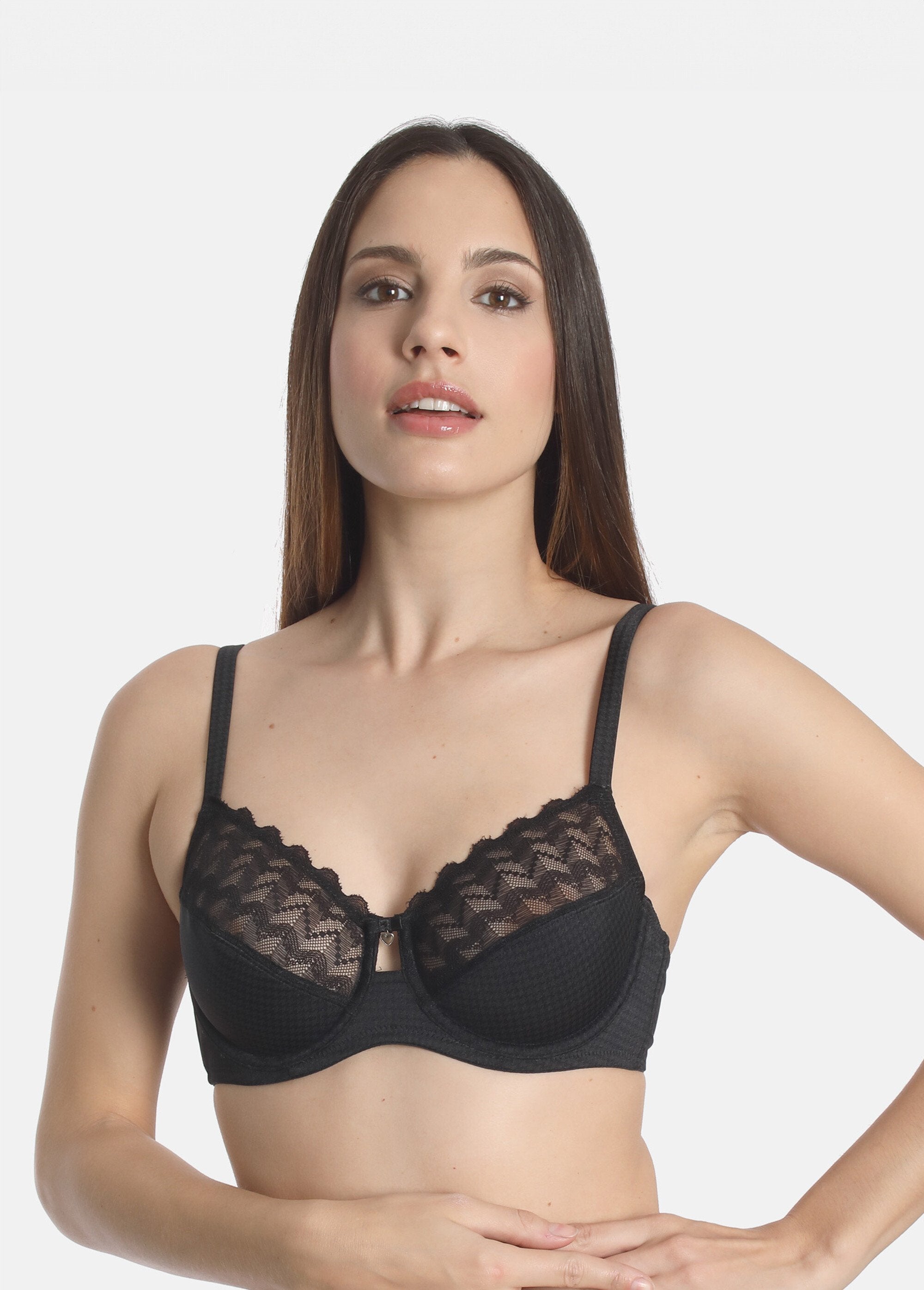 Sassa_Mode®_-_Soutien-gorge_emboitant_dentelle_Noir_FA1_slim