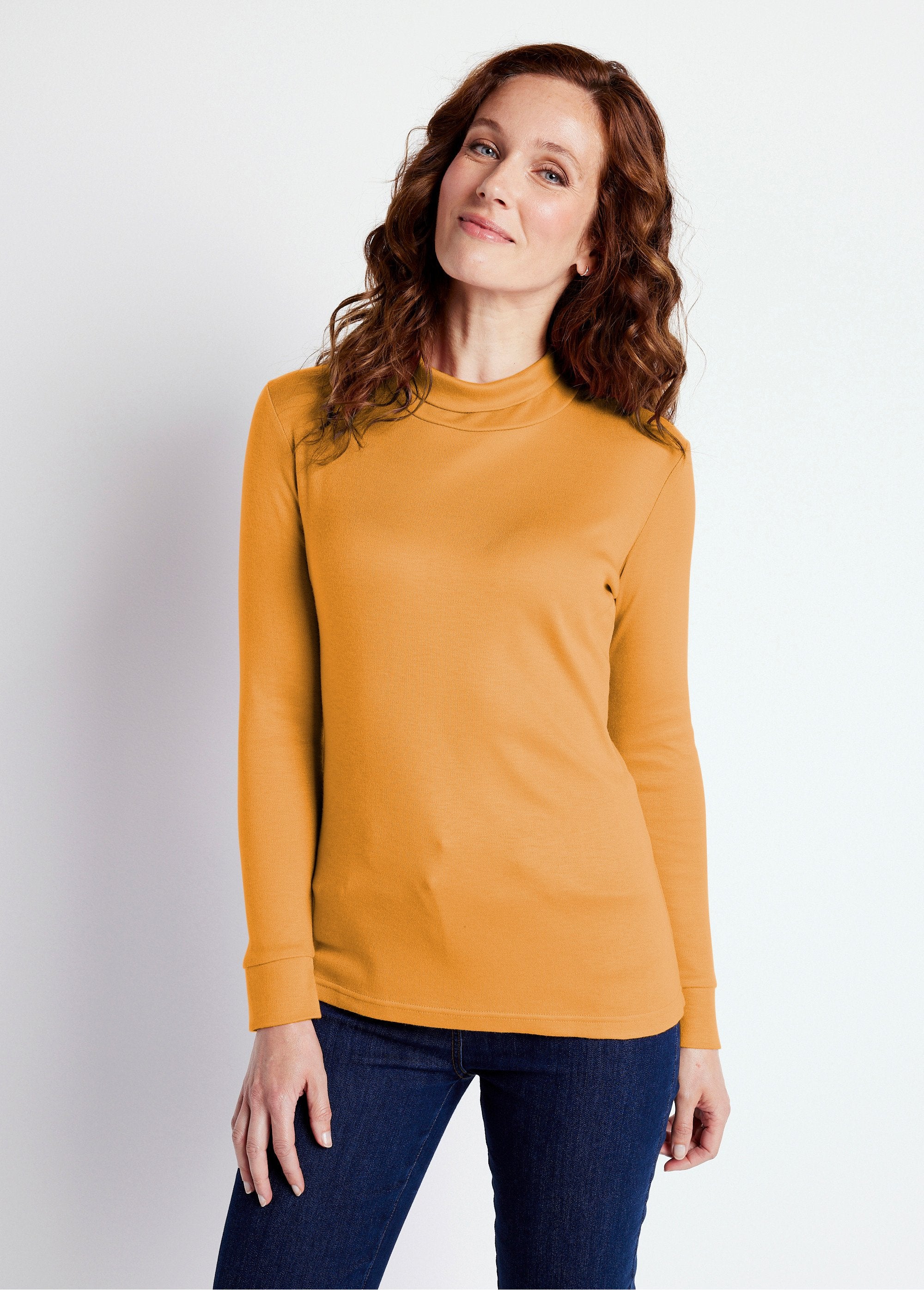 Cálida_camiseta_interior_de_punto_interlock_liso_con_cuello_alto_Miel_FA1_slim